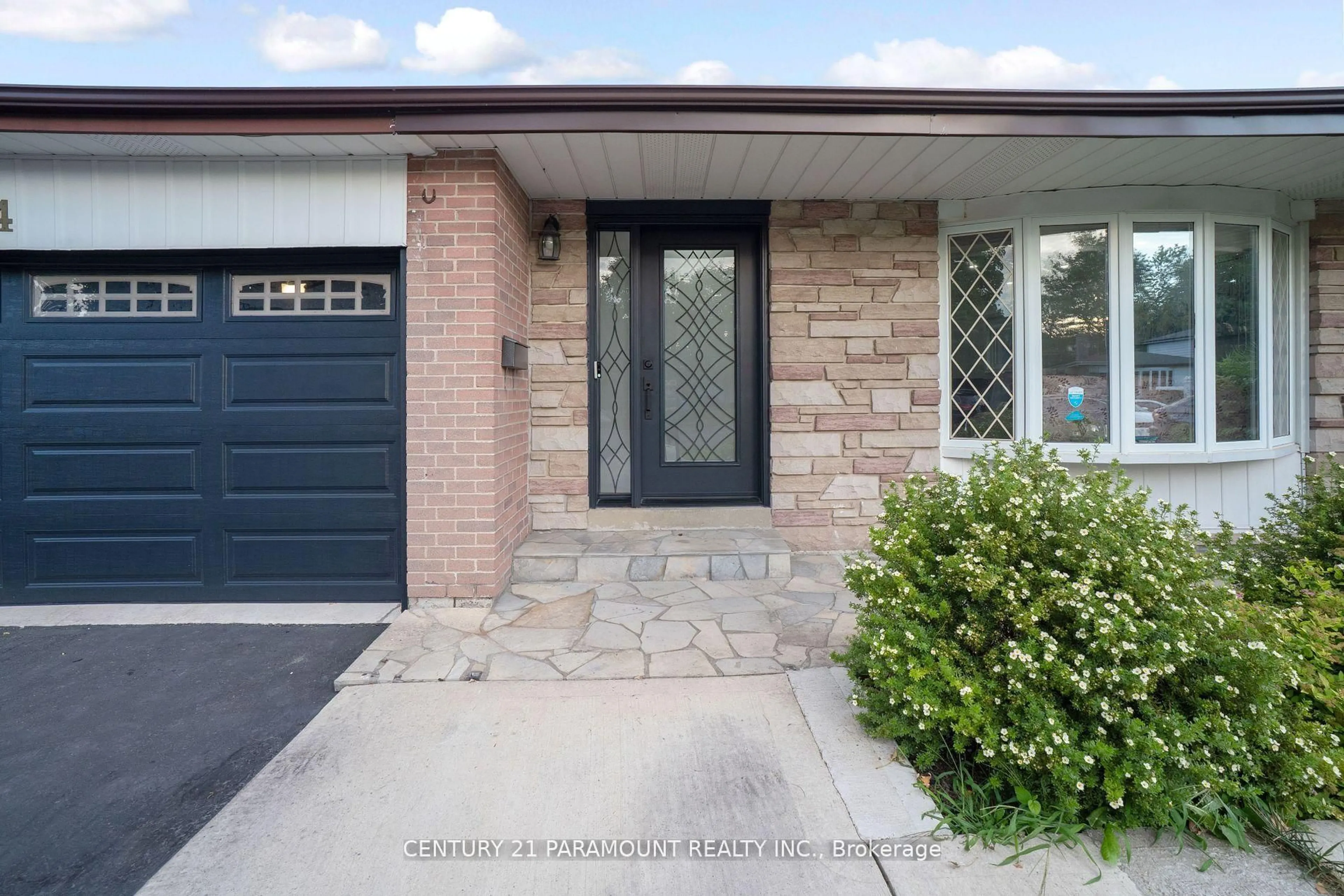 Home with brick exterior material, street for 4 Beechwood Cres, Brampton Ontario L6T 1Y1