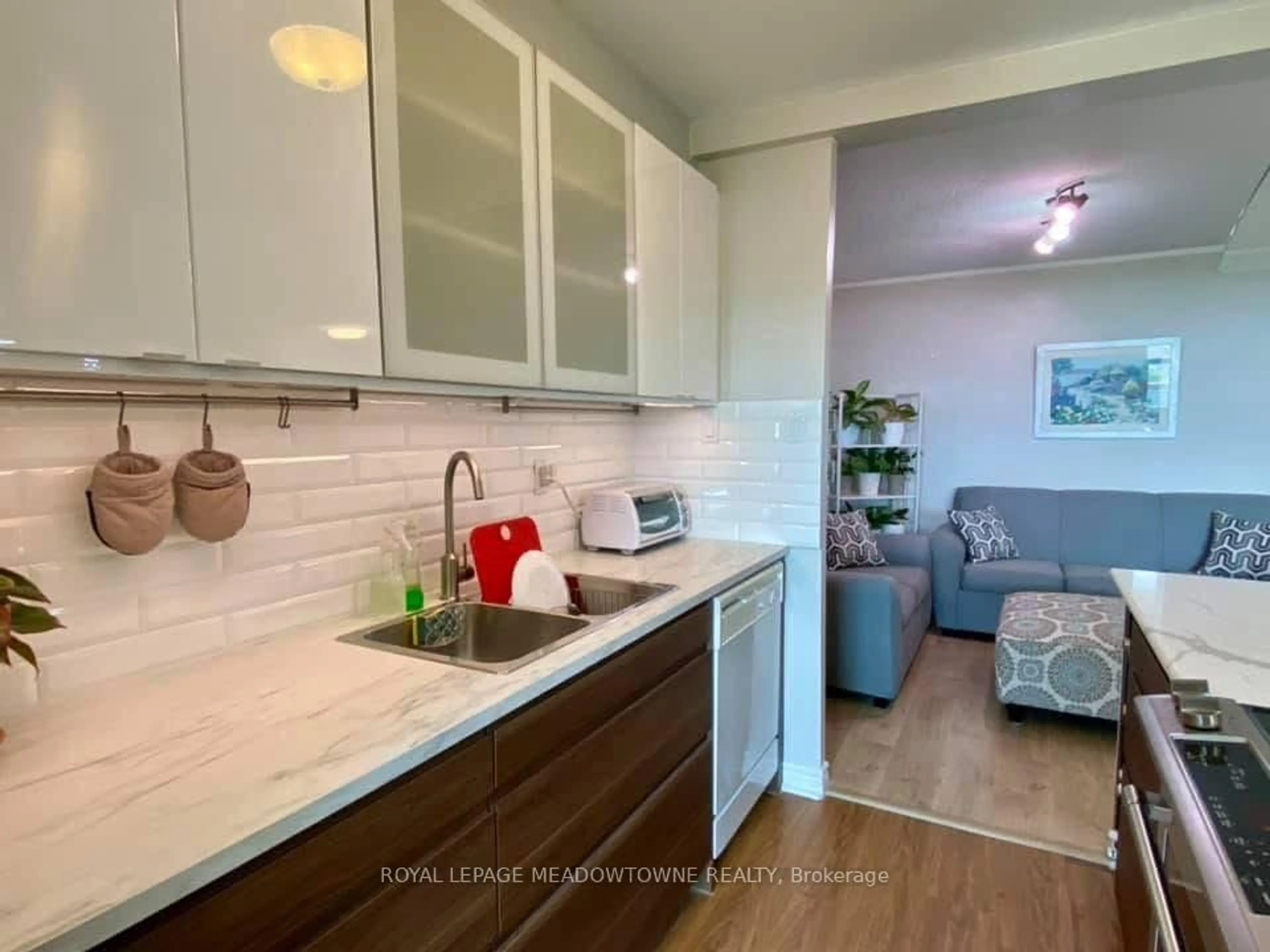 Open concept kitchen, unknown for 966 Inverhouse Dr #609, Mississauga Ontario L5J 4B6