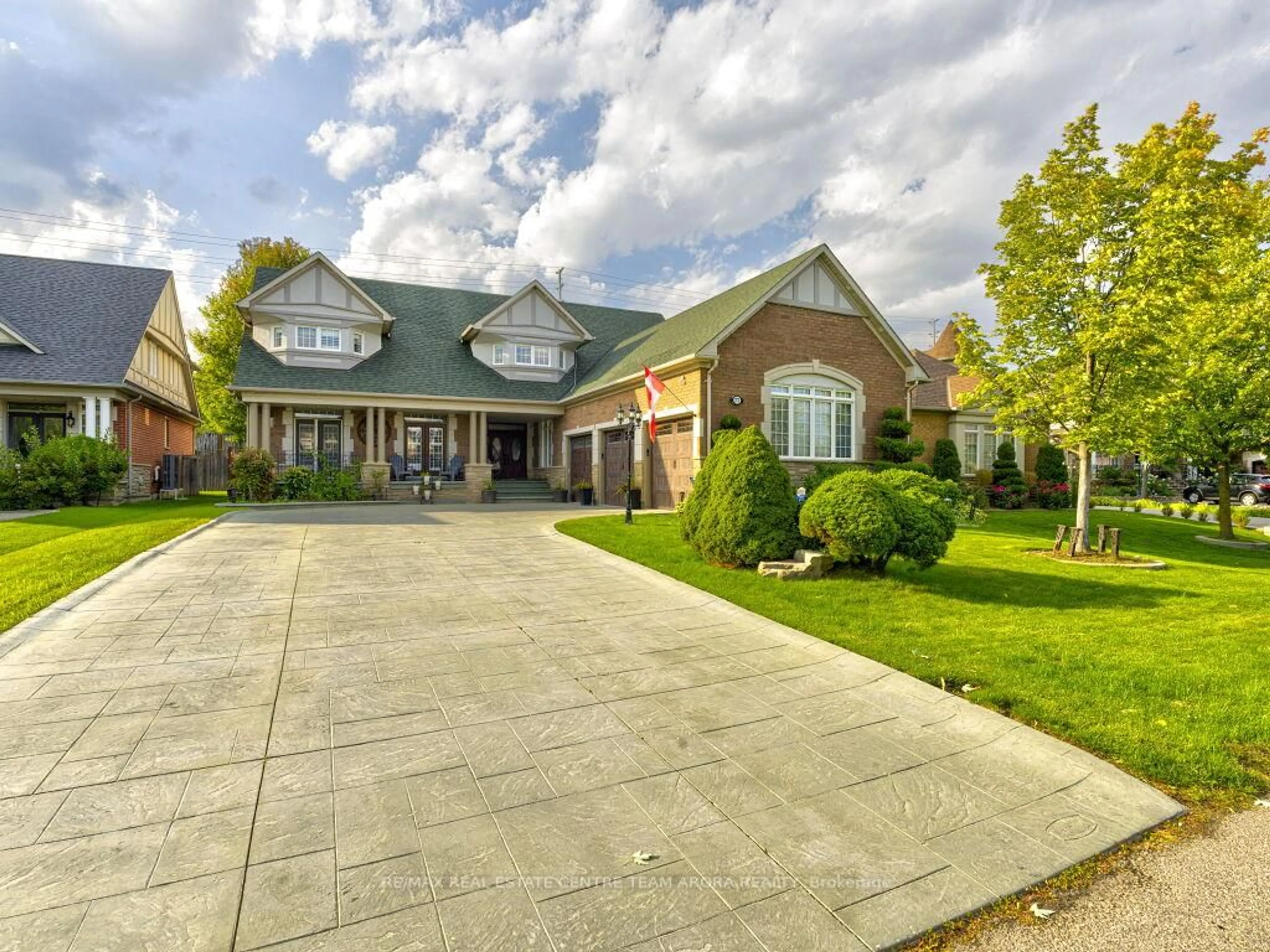 Home with brick exterior material, street for 77 Links Lane, Brampton Ontario L6Y 5H1