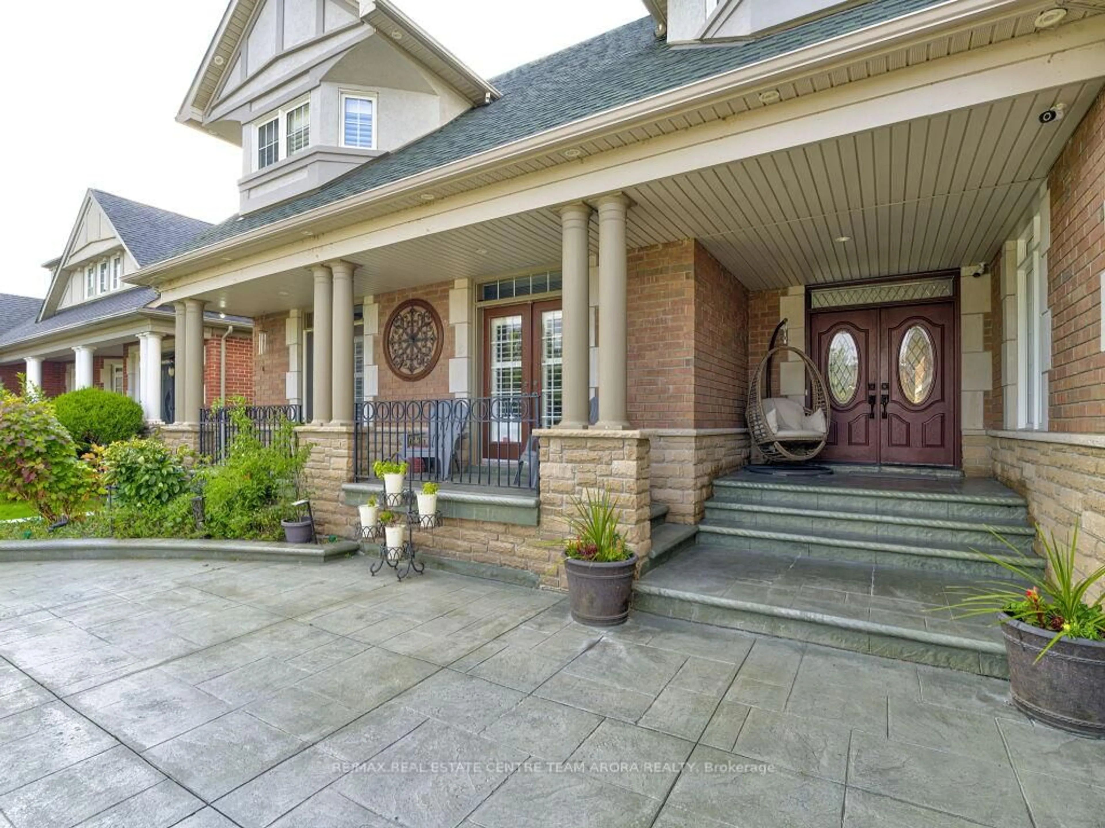 Unknown for 77 Links Lane, Brampton Ontario L6Y 5H1