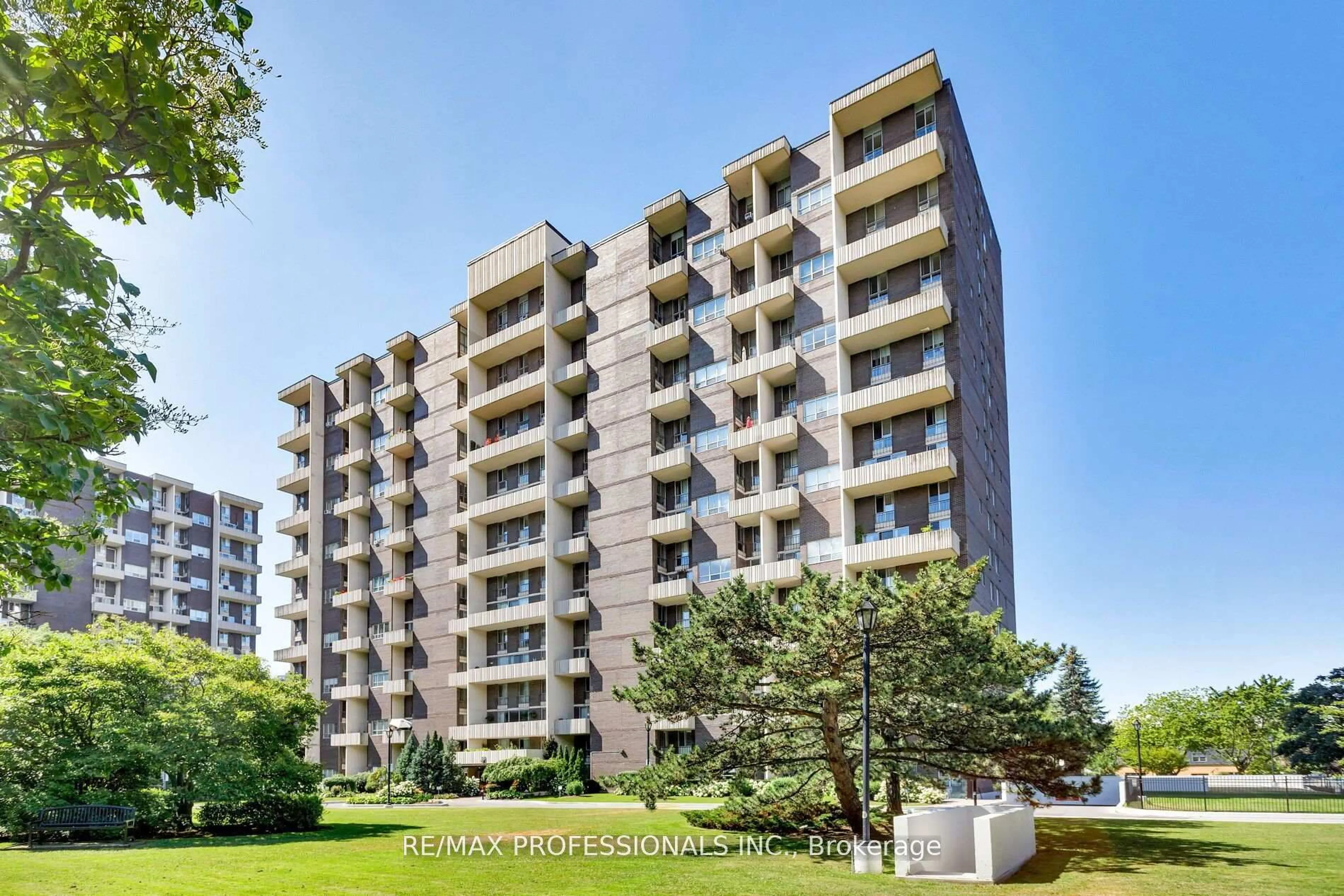 A pic from outside/outdoor area/front of a property/back of a property/a pic from drone, building for 35 Ormskirk Ave #510, Toronto Ontario M6S 1A8