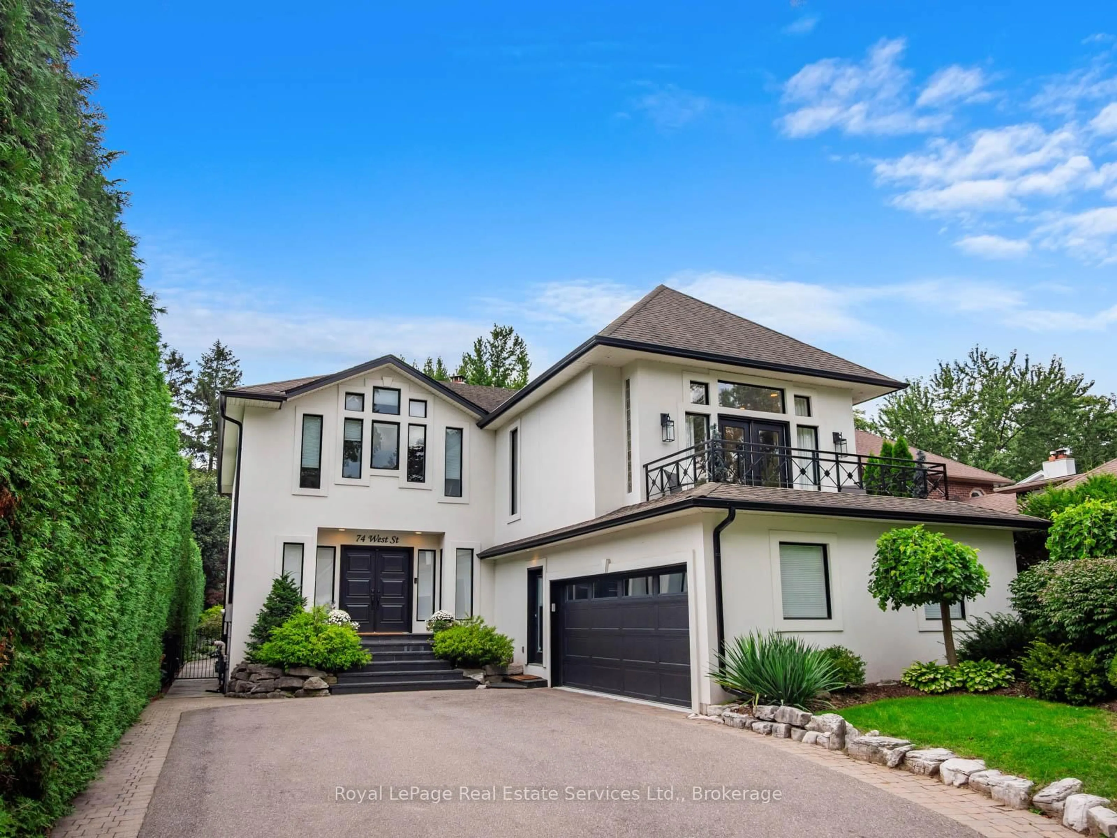Home with vinyl exterior material, street for 74 West St, Oakville Ontario L6L 2Y7
