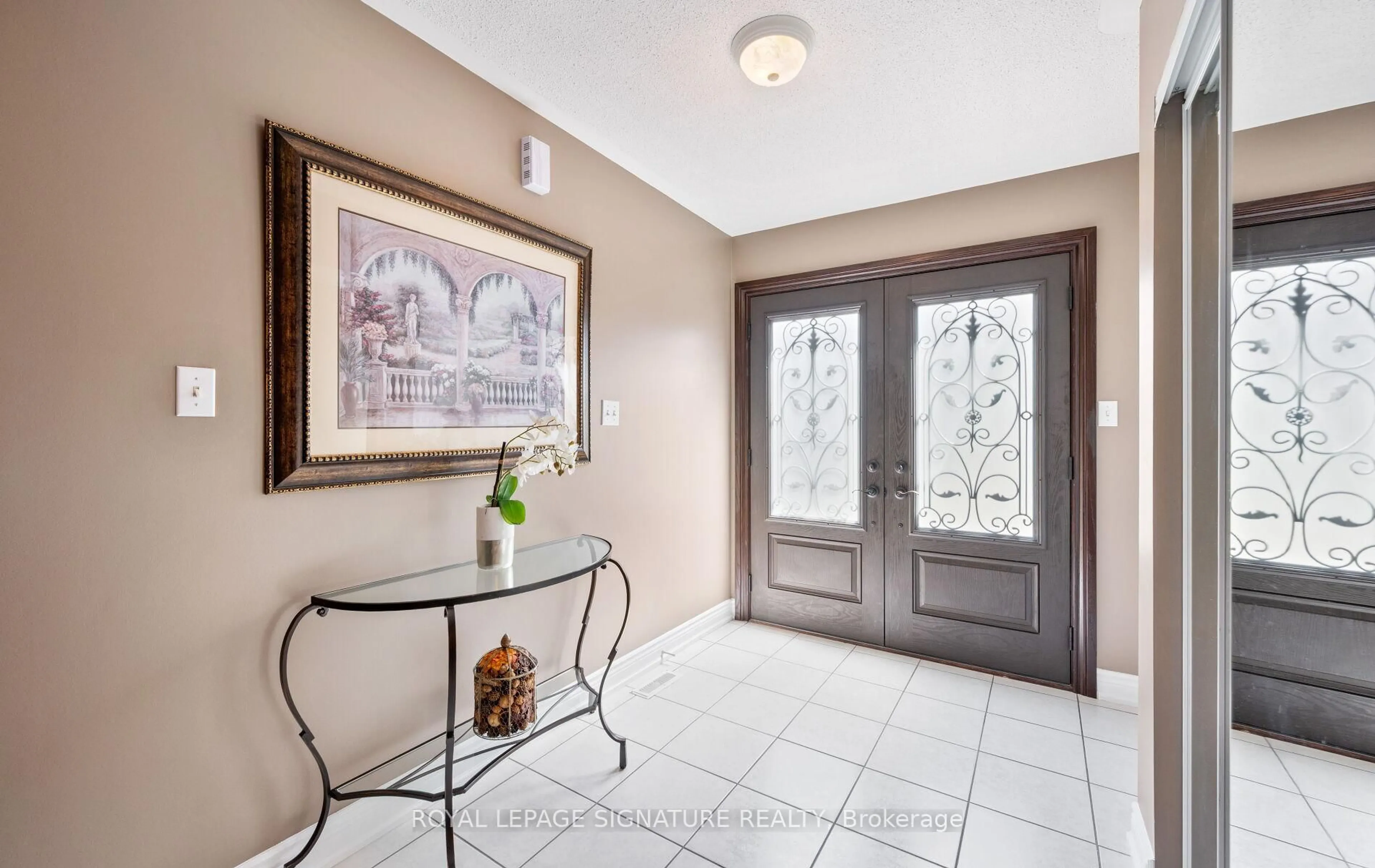 Indoor entryway for 53 National Cres, Brampton Ontario L7A 1J2