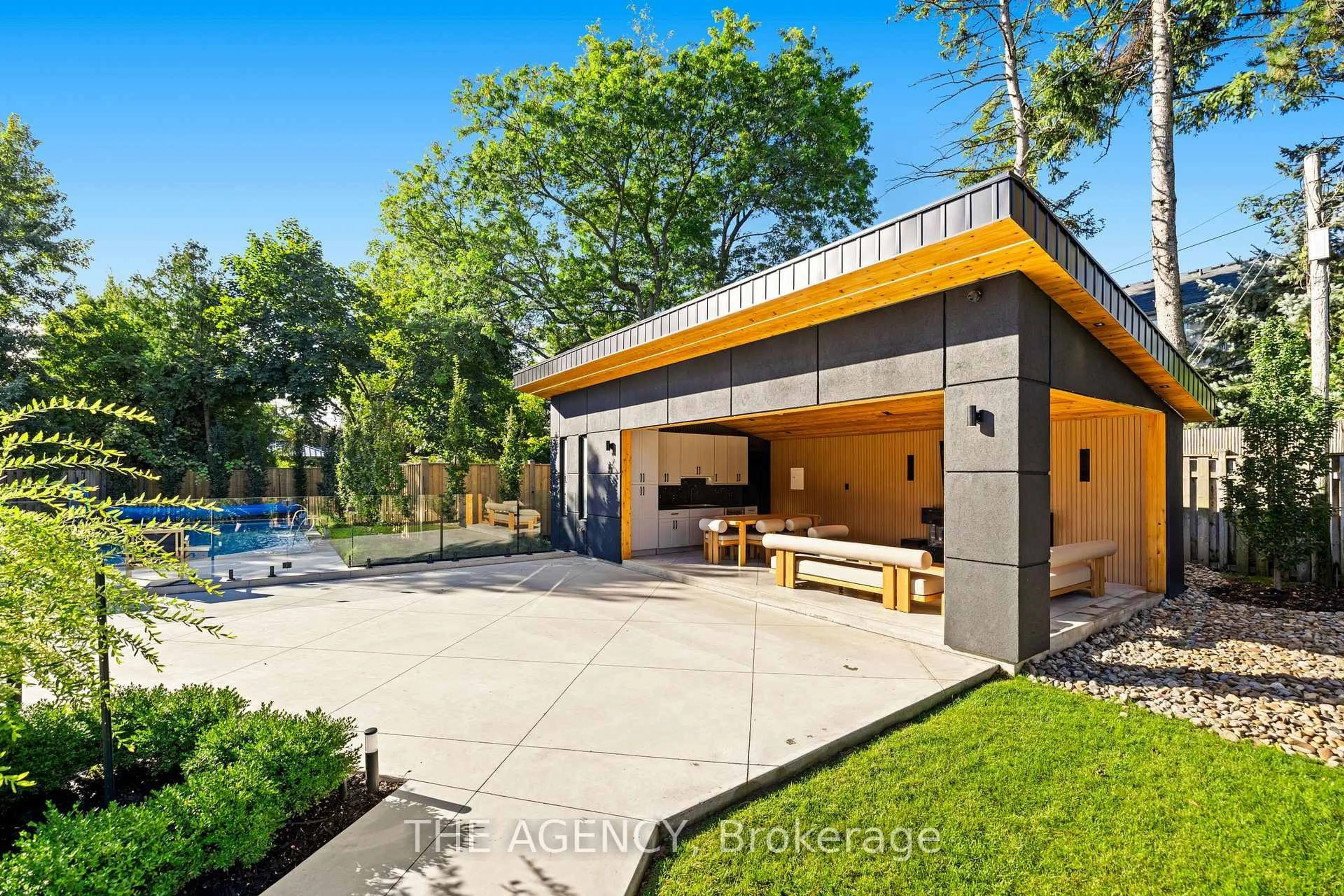 Patio, unknown for 11 Burrows Ave, Toronto Ontario M9B 4W8