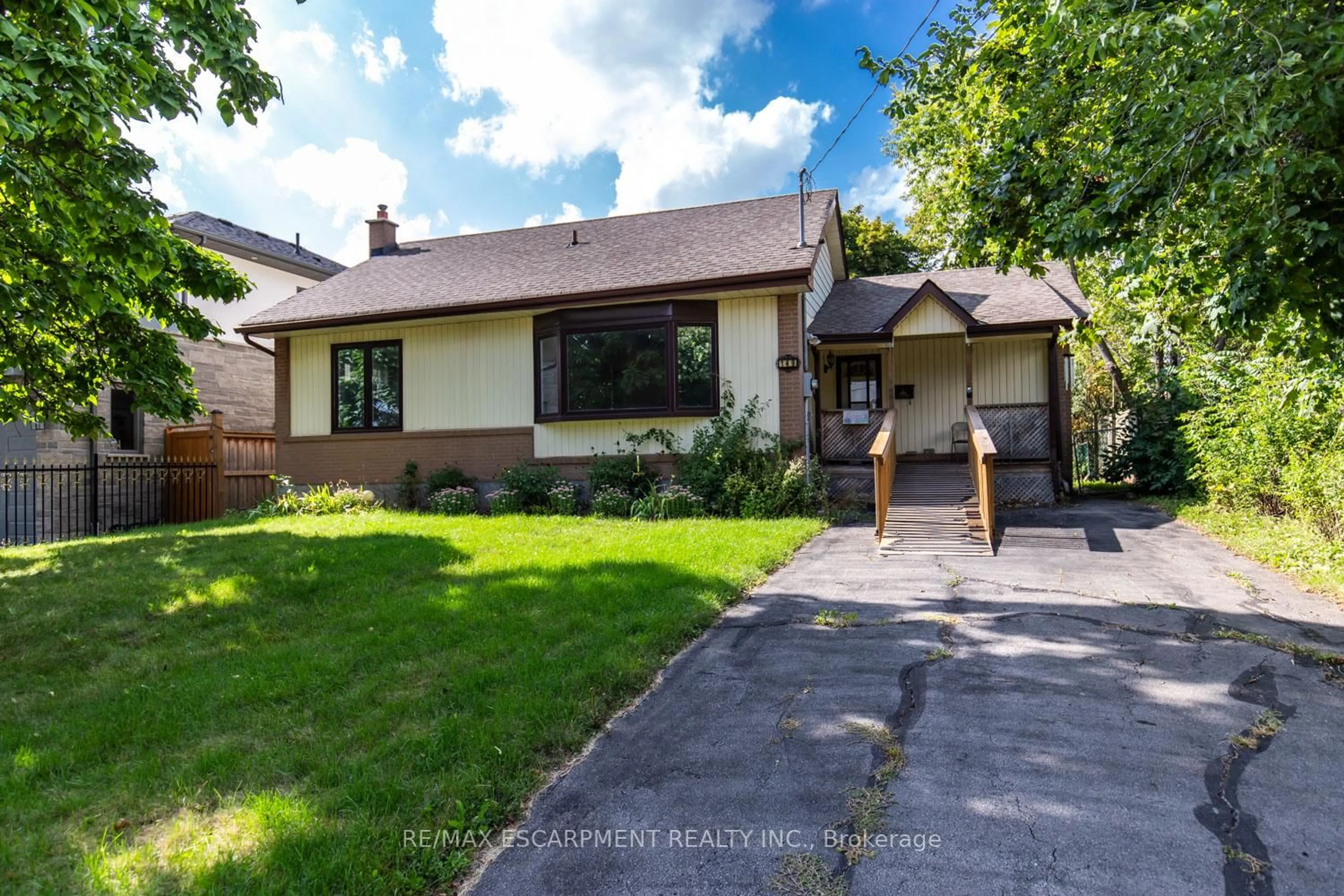 Unknown for 149 Mansfield Dr, Oakville Ontario L6H 1K5
