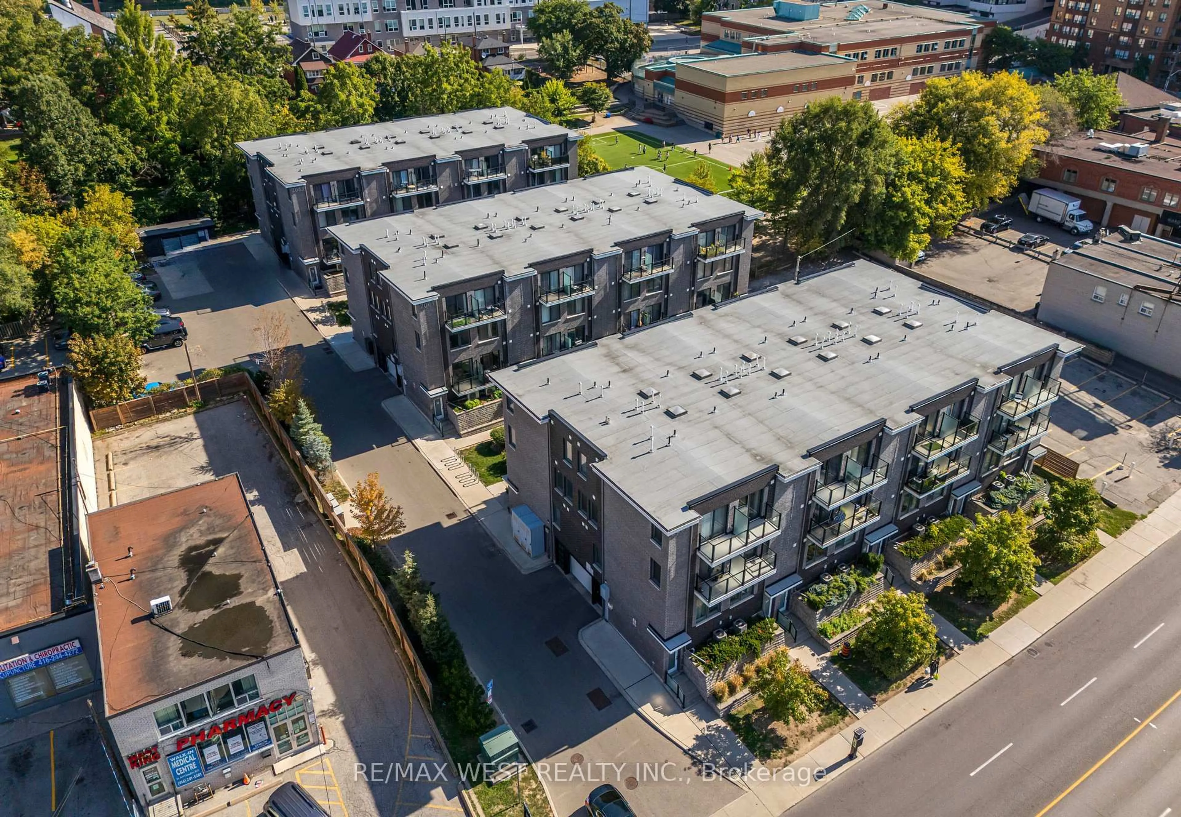 A pic from outside/outdoor area/front of a property/back of a property/a pic from drone, street for 2061 Weston Rd #32, Toronto Ontario M9N 1X7