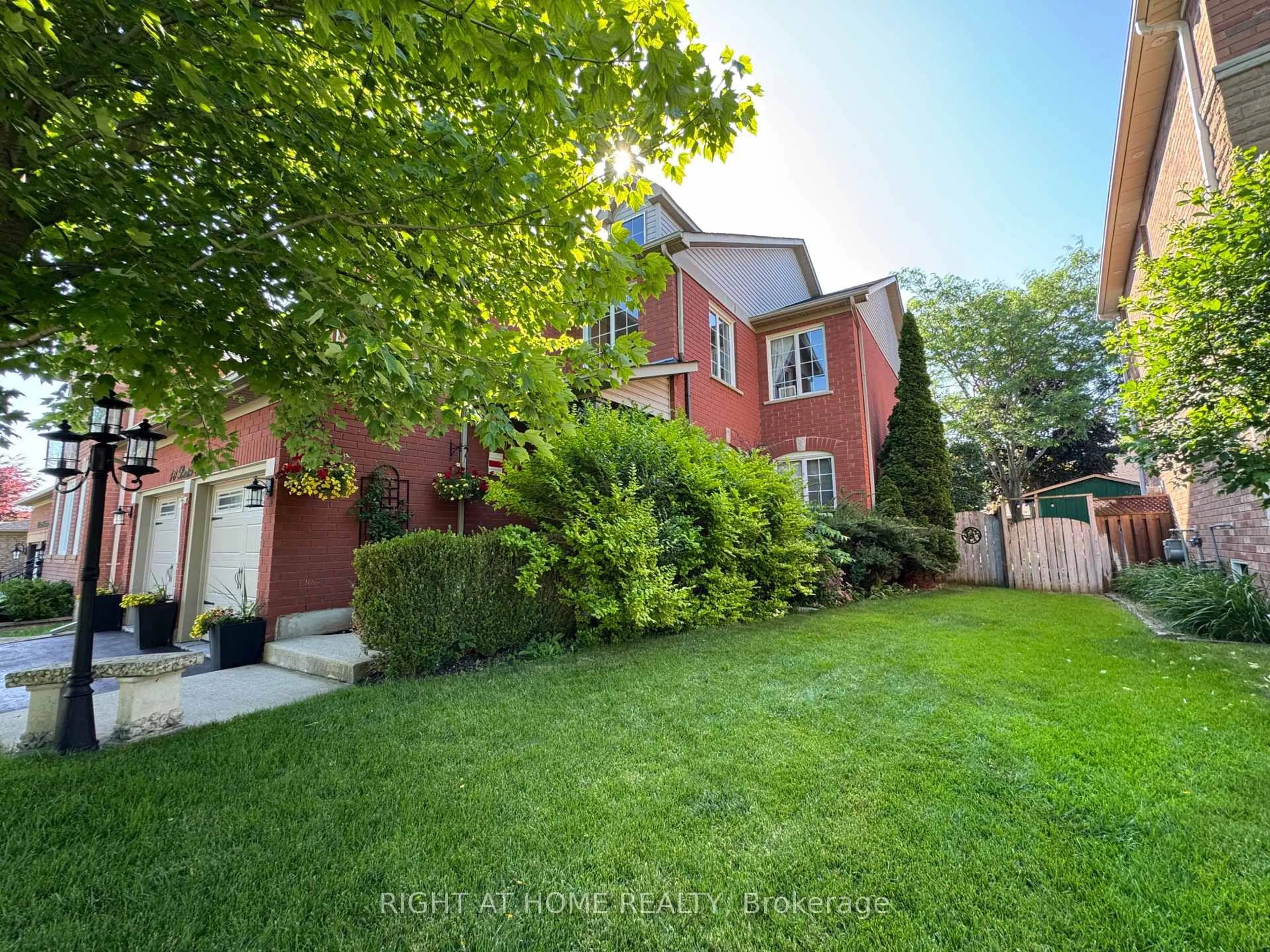 A pic from outside/outdoor area/front of a property/back of a property/a pic from drone, street for 10 Berton Blvd, Halton Hills Ontario L7G 6A5