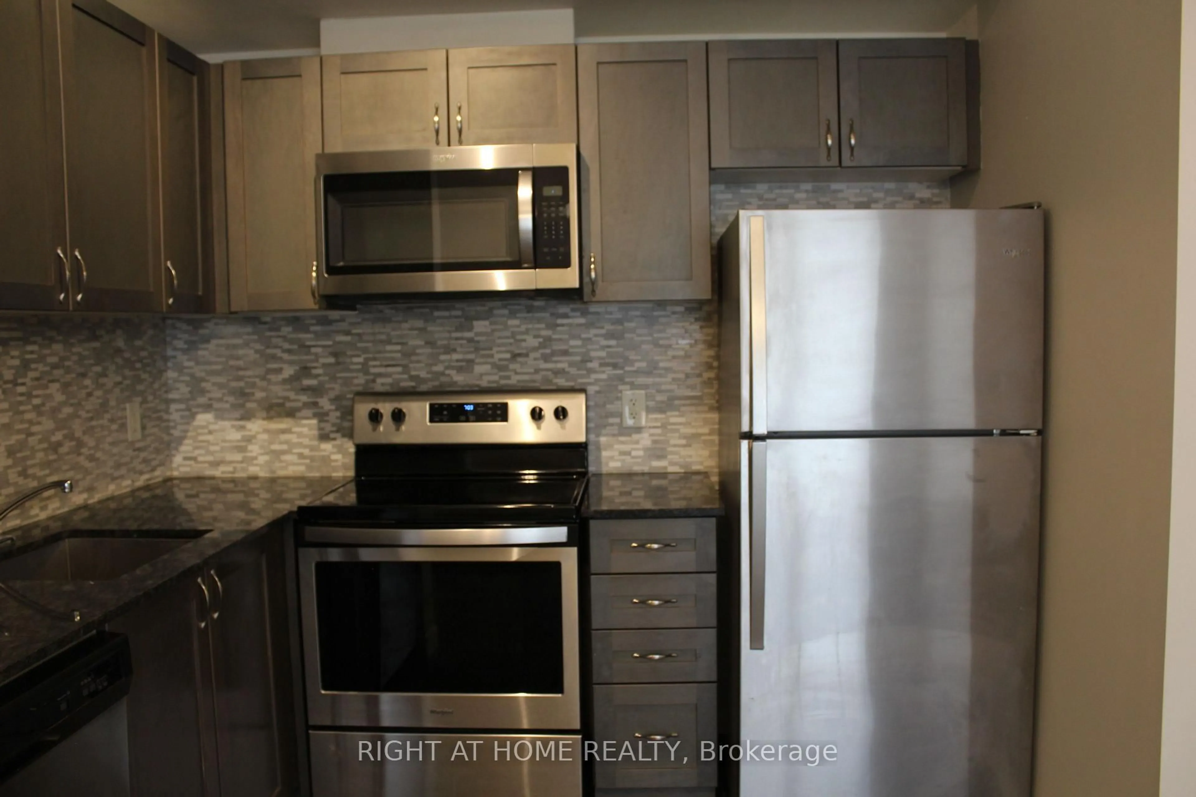 Standard kitchen, unknown for 6 Bicknell Ave #17, Toronto Ontario M6M 4G3