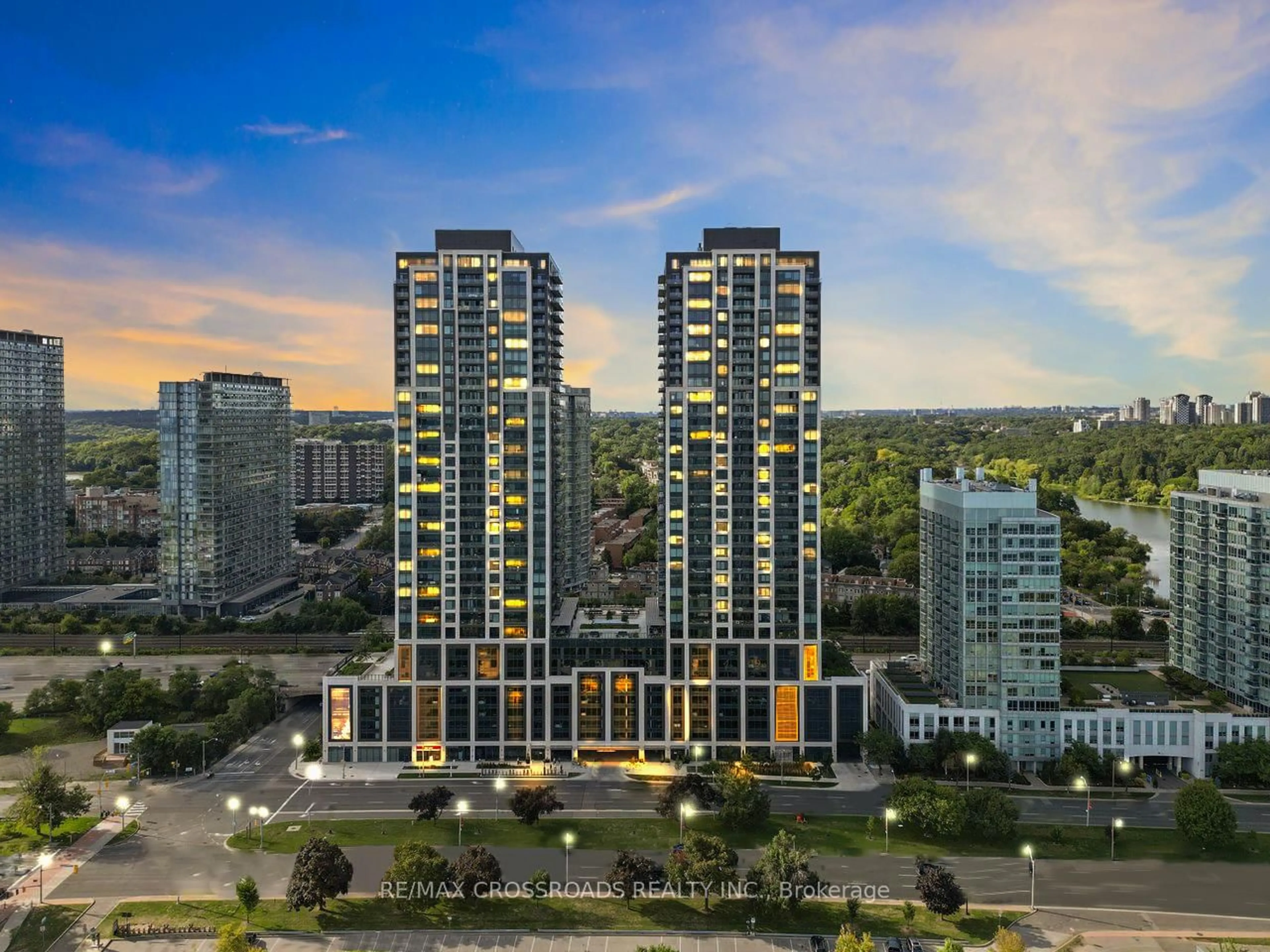 A pic from outside/outdoor area/front of a property/back of a property/a pic from drone, city buildings view from balcony for 1926 Lake Shore Blvd #2101, Toronto Ontario M6S 1A1