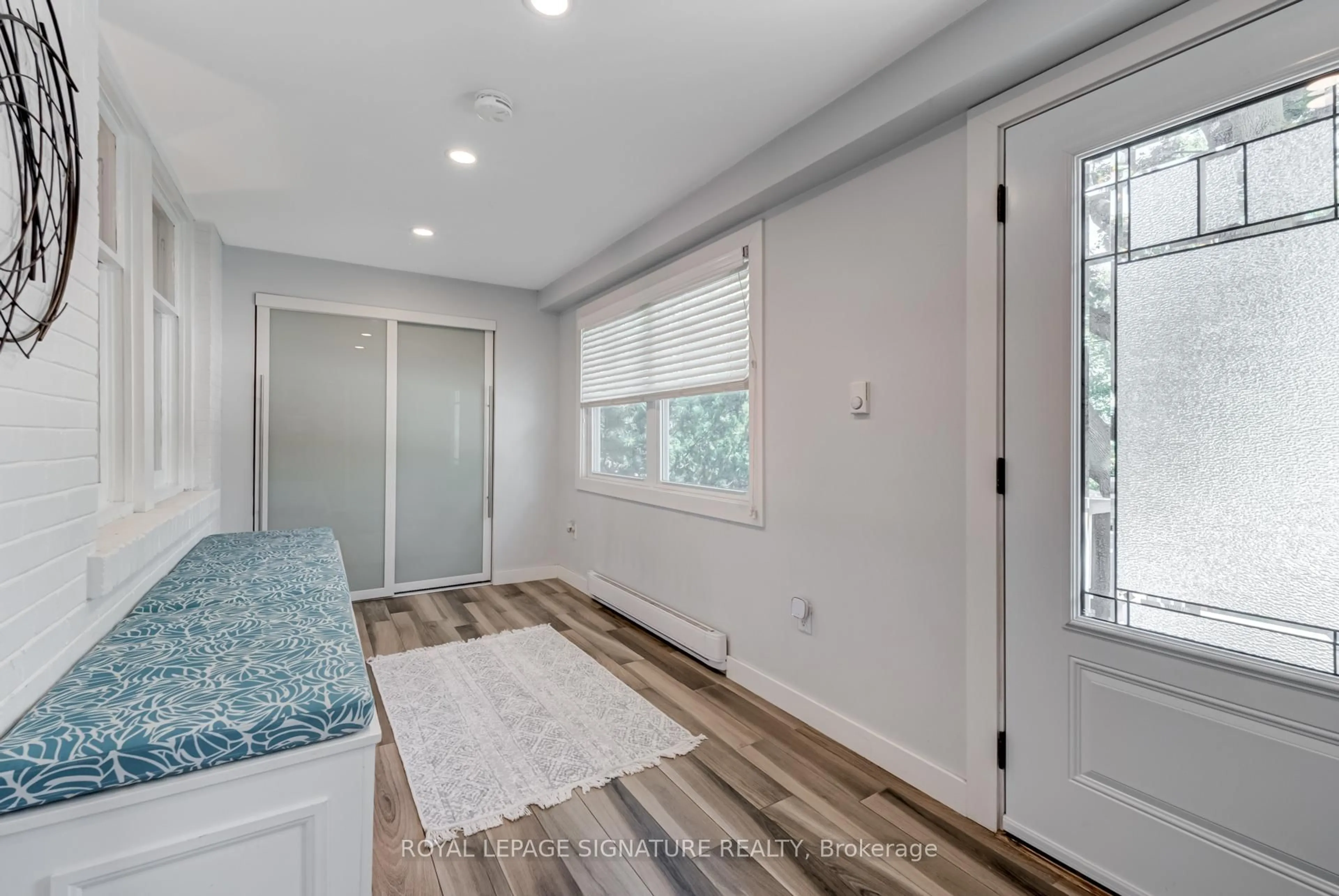 Indoor entryway for 32 Wheatfield Rd, Toronto Ontario M8V 2P6