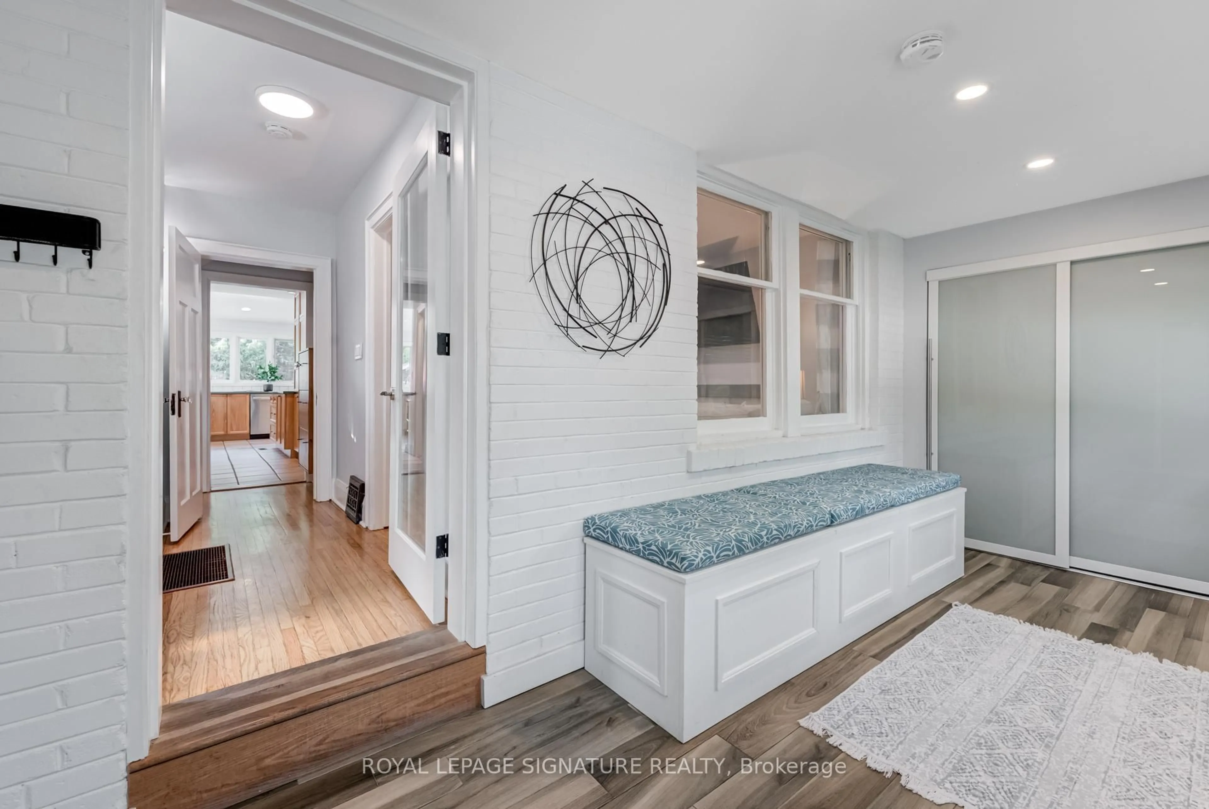 Indoor entryway for 32 Wheatfield Rd, Toronto Ontario M8V 2P6