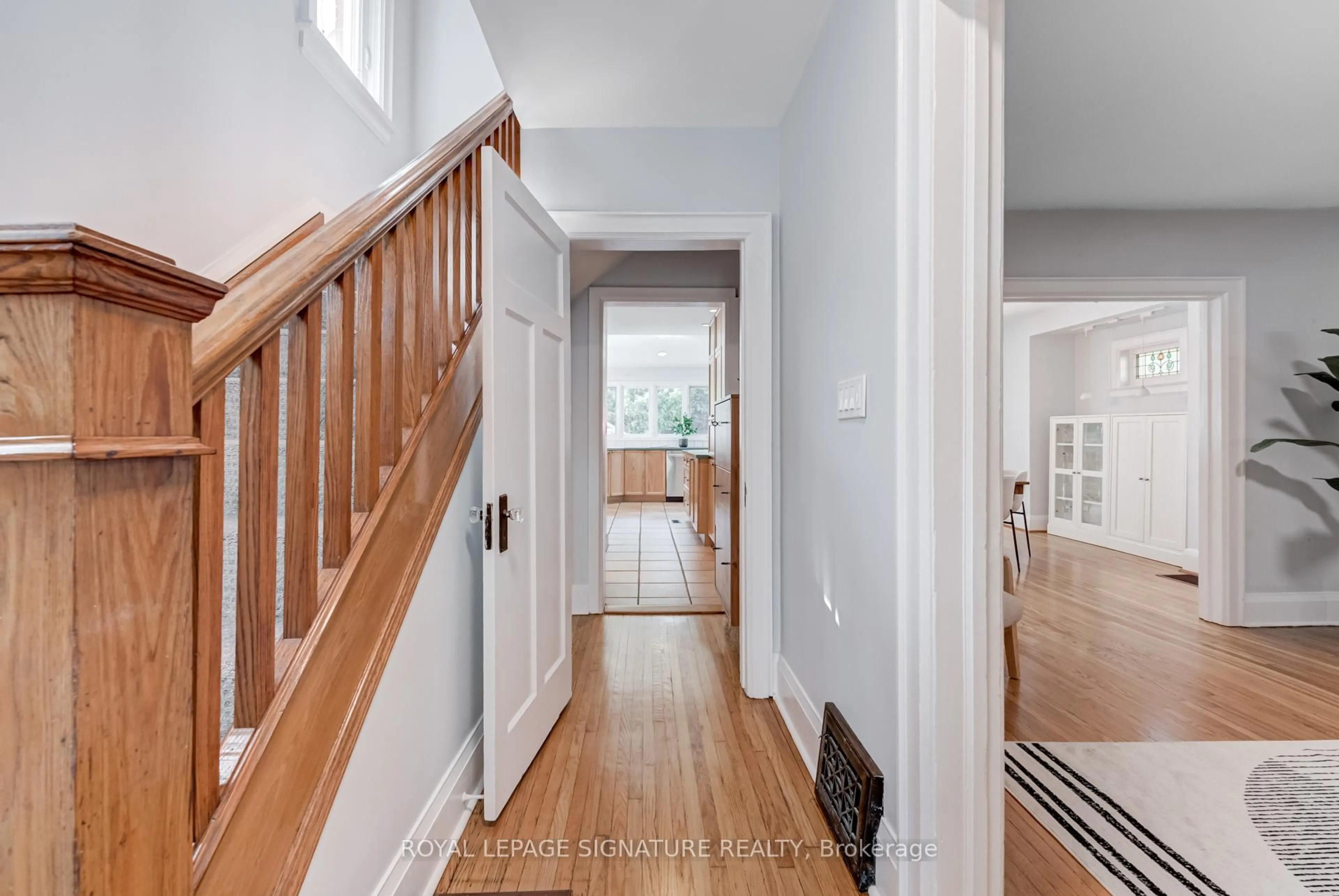 Indoor entryway for 32 Wheatfield Rd, Toronto Ontario M8V 2P6