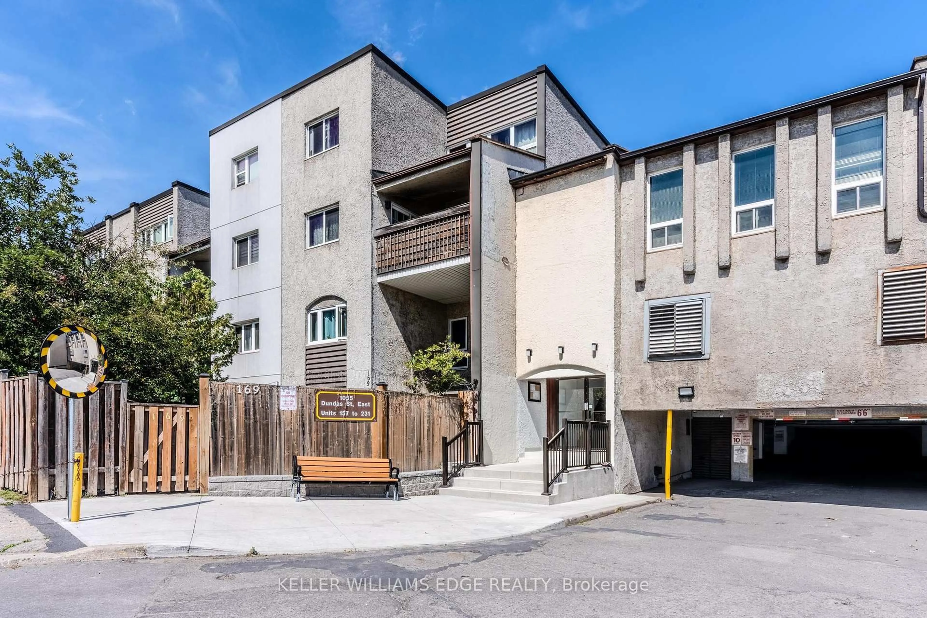 Unknown for 1055 Dundas St #227, Mississauga Ontario L4Y 3X6