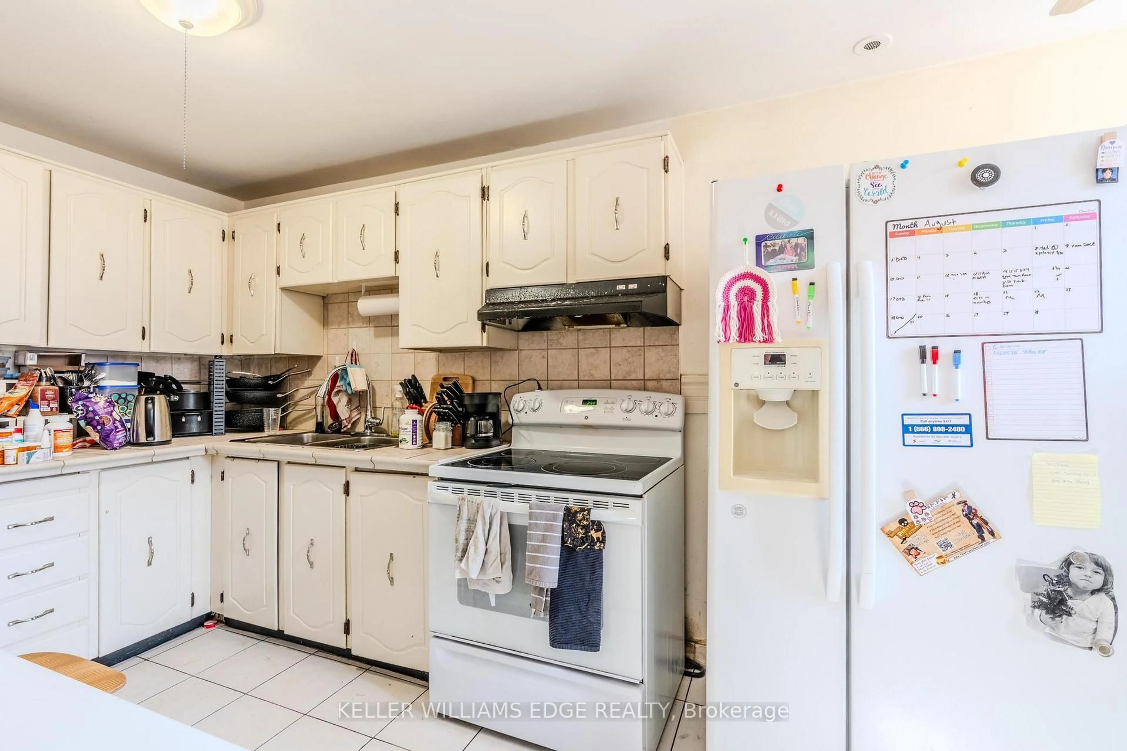 Standard kitchen, unknown for 1055 Dundas St #227, Mississauga Ontario L4Y 3X6
