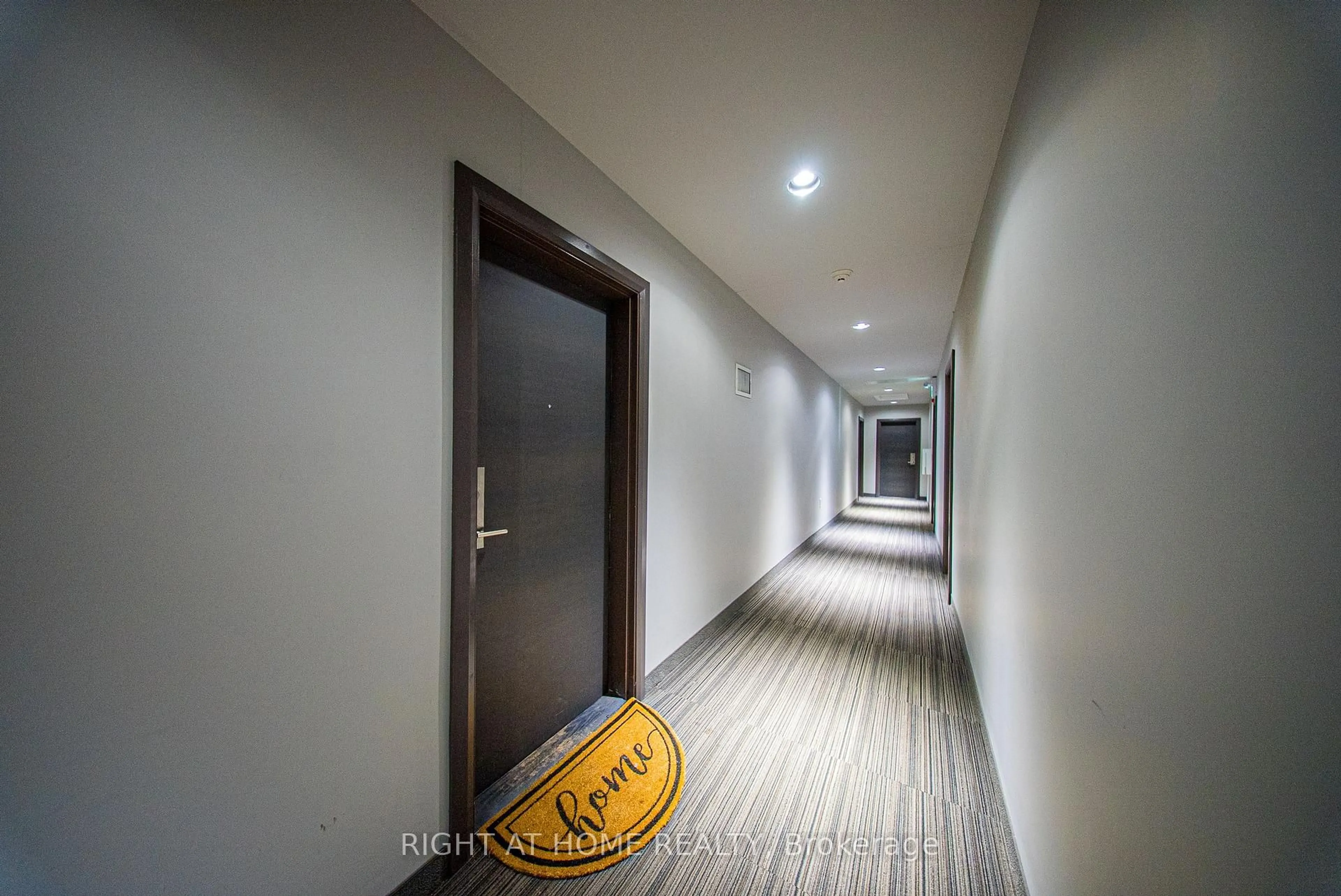 Indoor foyer for 2370 Khalsa Gate #311, Oakville Ontario L6M 1P5