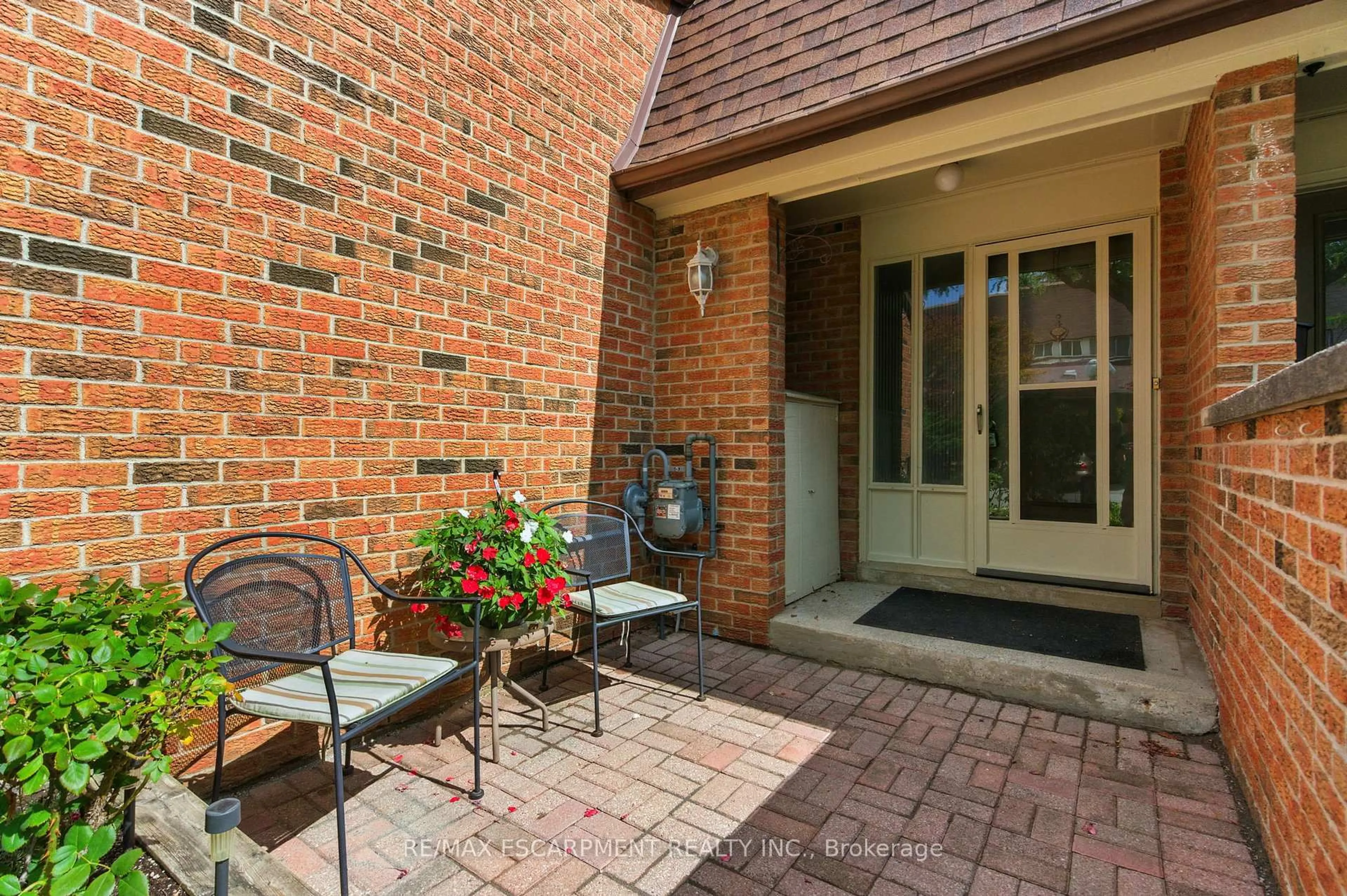 Patio, street for 3008 Palmer Dr #5, Burlington Ontario L7M 1L2