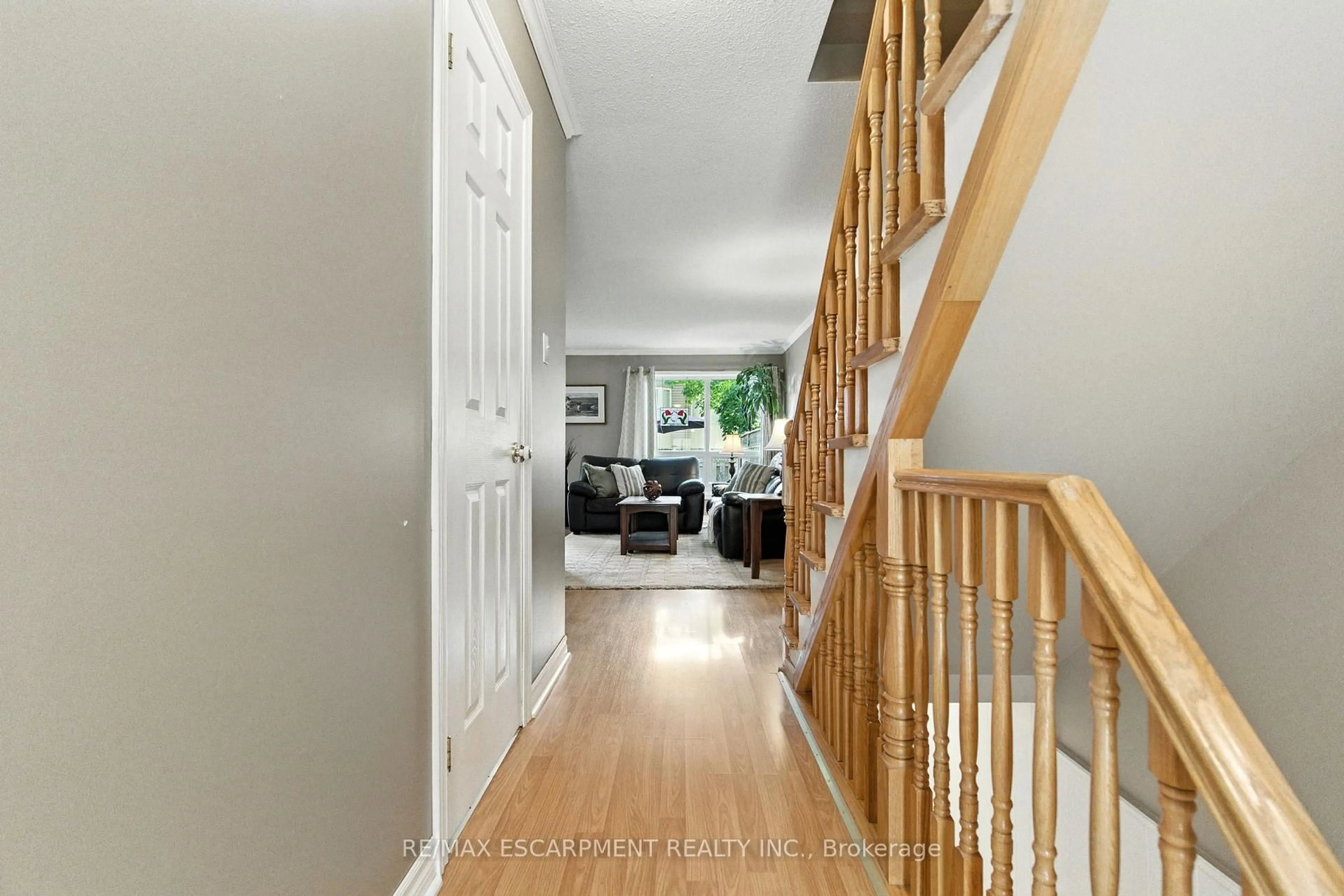 Unknown for 3008 Palmer Dr #5, Burlington Ontario L7M 1L2