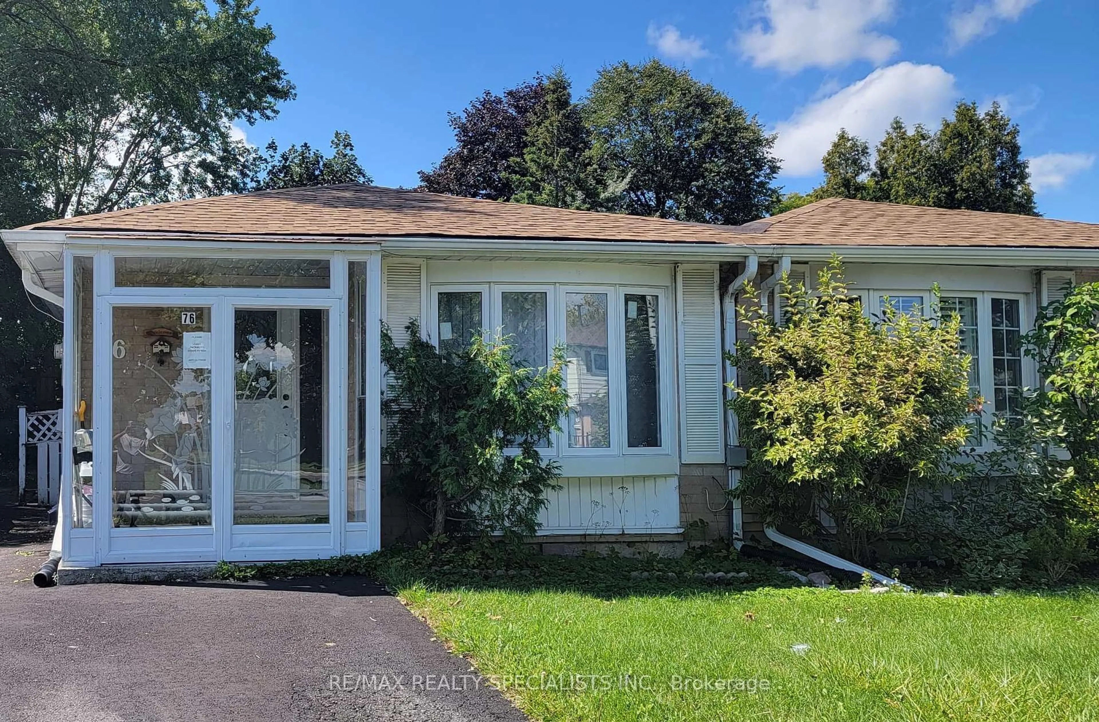 Home with vinyl exterior material, street for 76 Greenmount Rd, Brampton Ontario L6S 1T8