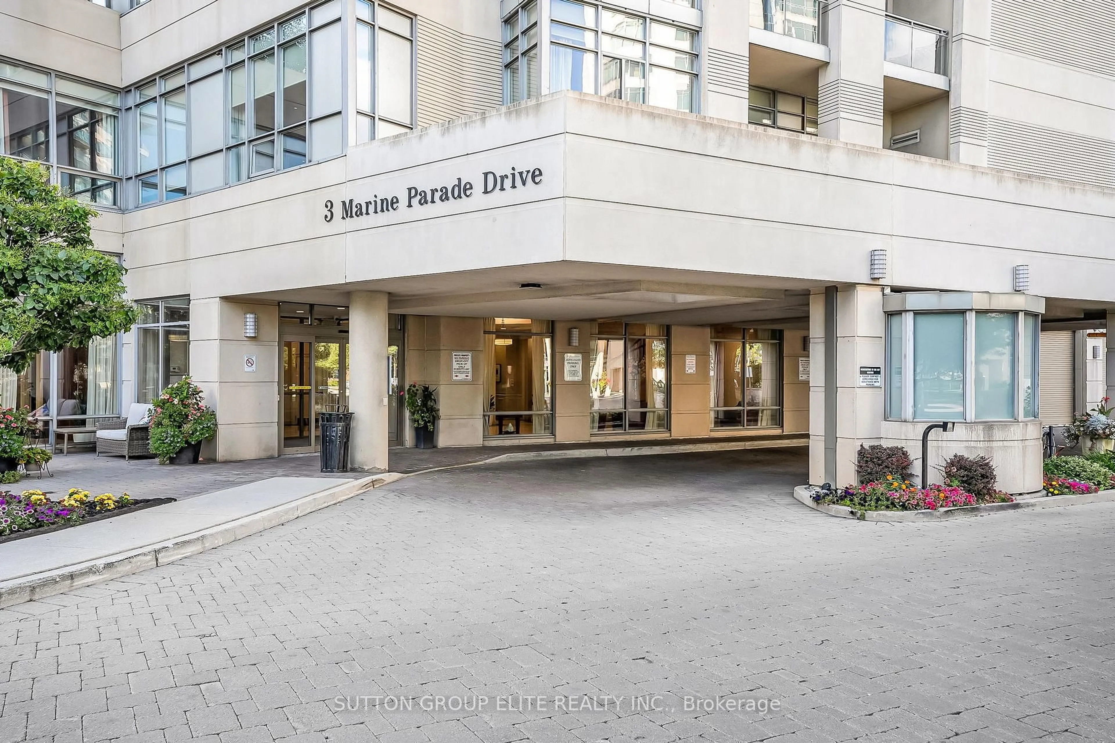 Indoor foyer for 3 Marine Parade Dr #401, Toronto Ontario M8V 3Z5