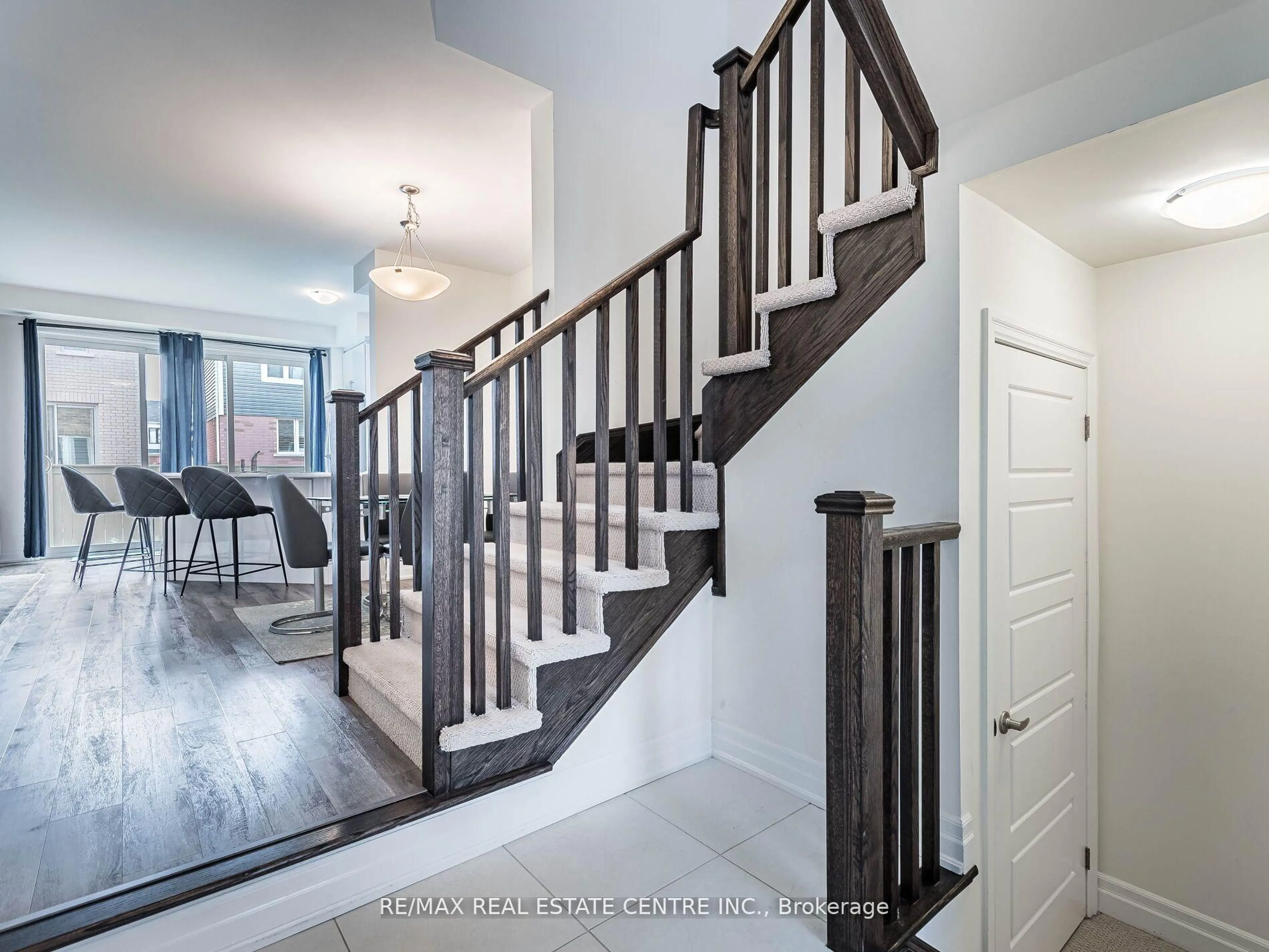 Stairs for 975 Whitlock Ave #86, Milton Ontario L9E 1S9