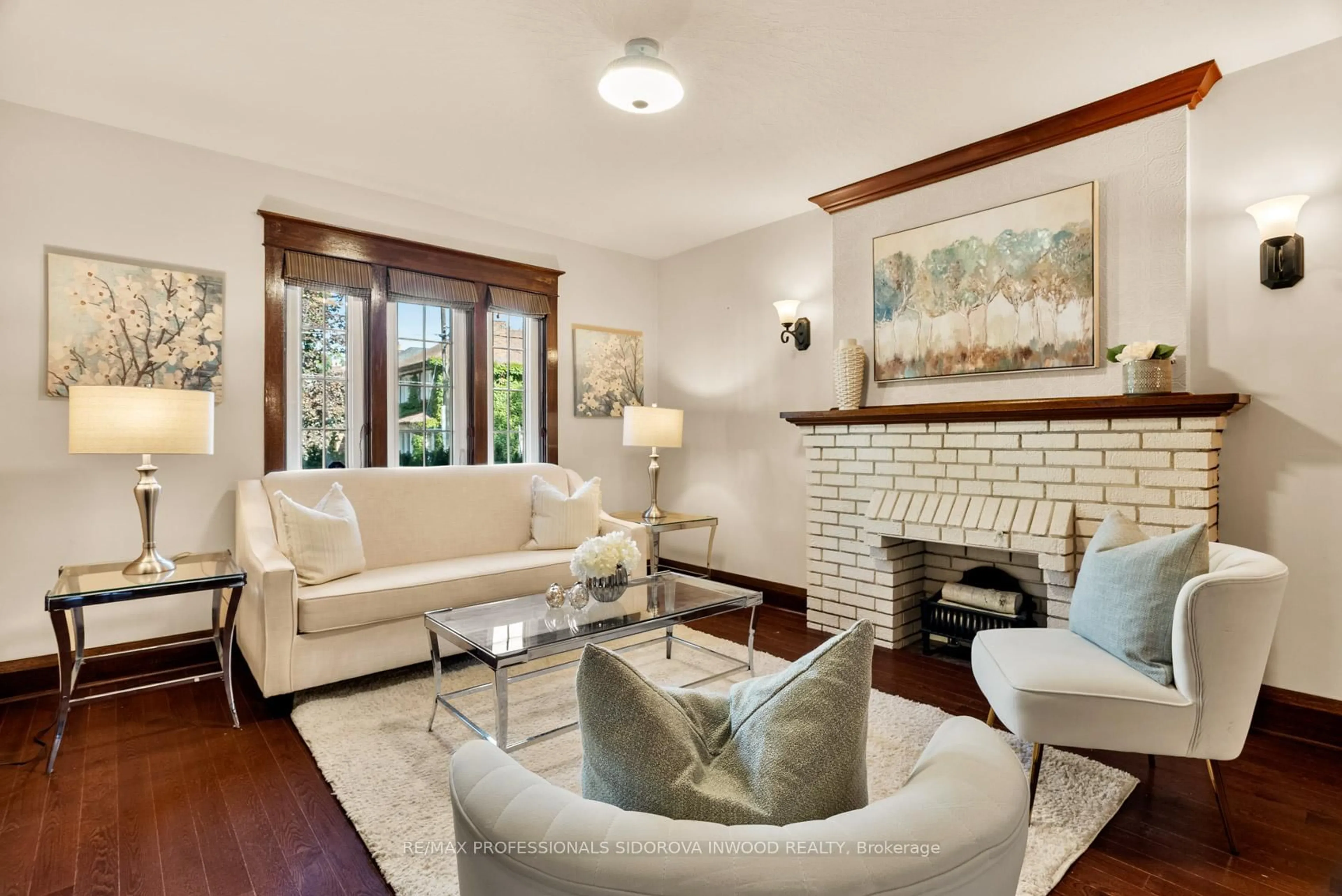Living room with furniture, unknown for 114 Jane St, Toronto Ontario M6S 3Y6