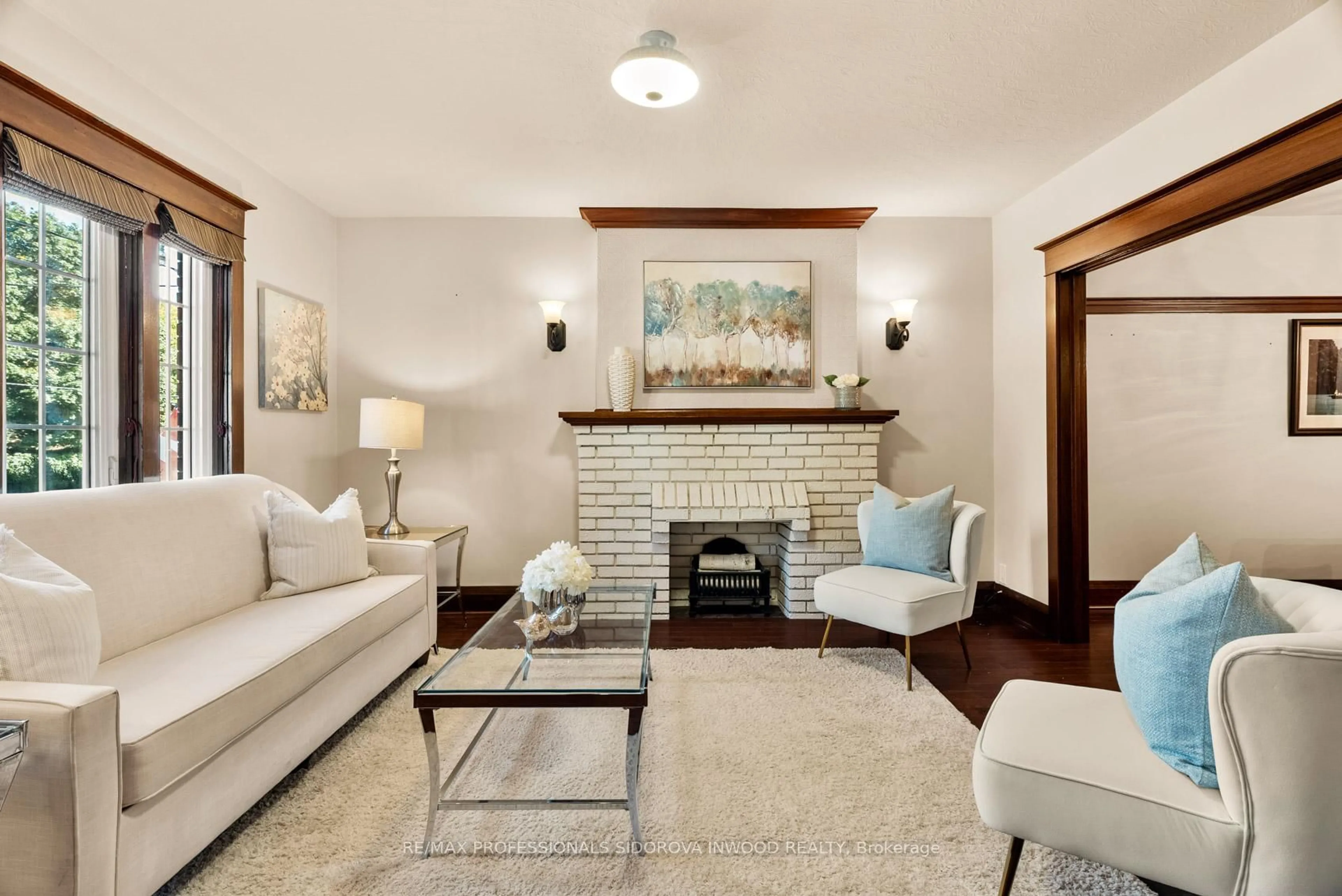 Living room with furniture, unknown for 114 Jane St, Toronto Ontario M6S 3Y6