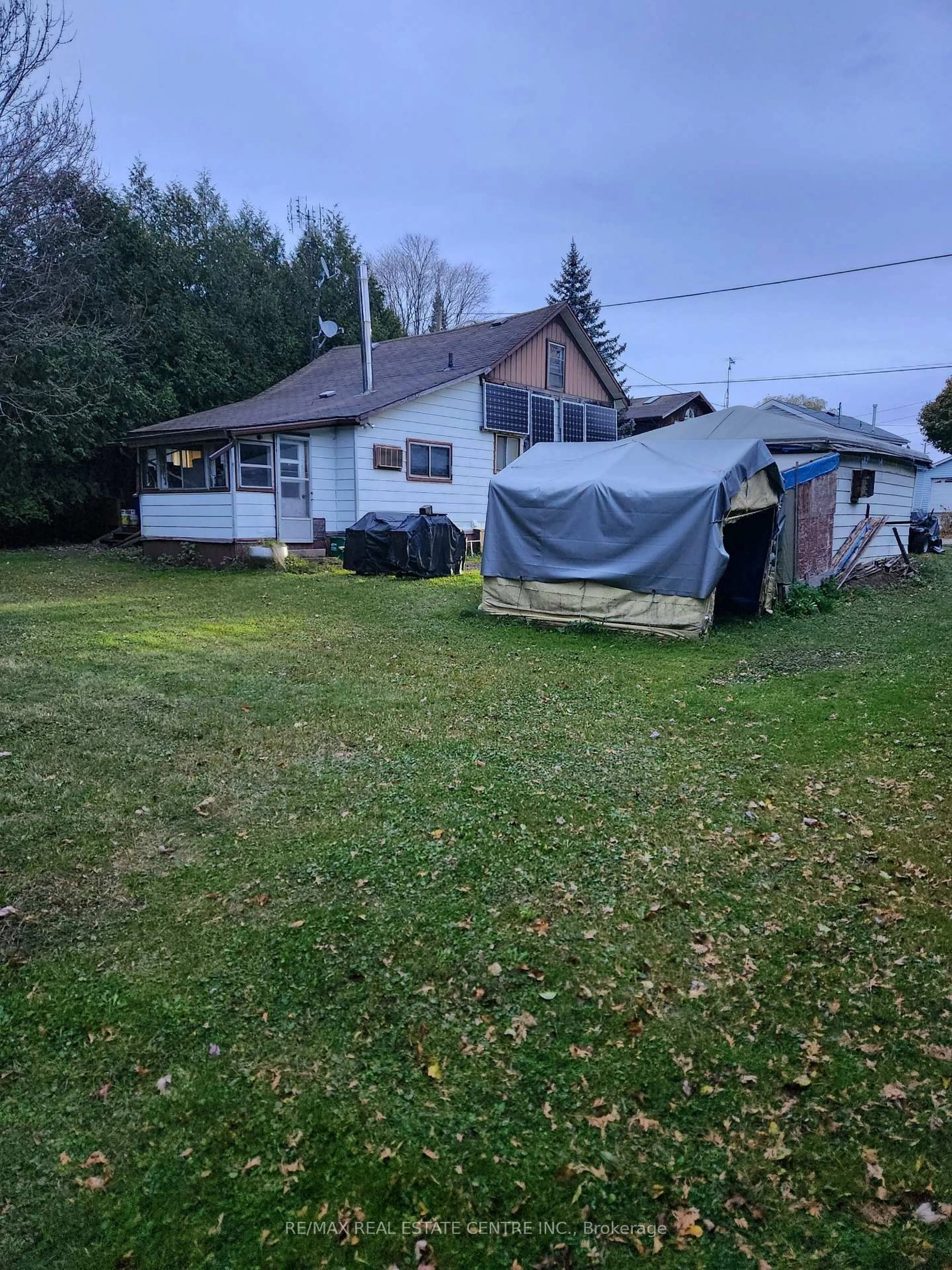 Unknown for 27 Scene St, Halton Hills Ontario L7J 1A1