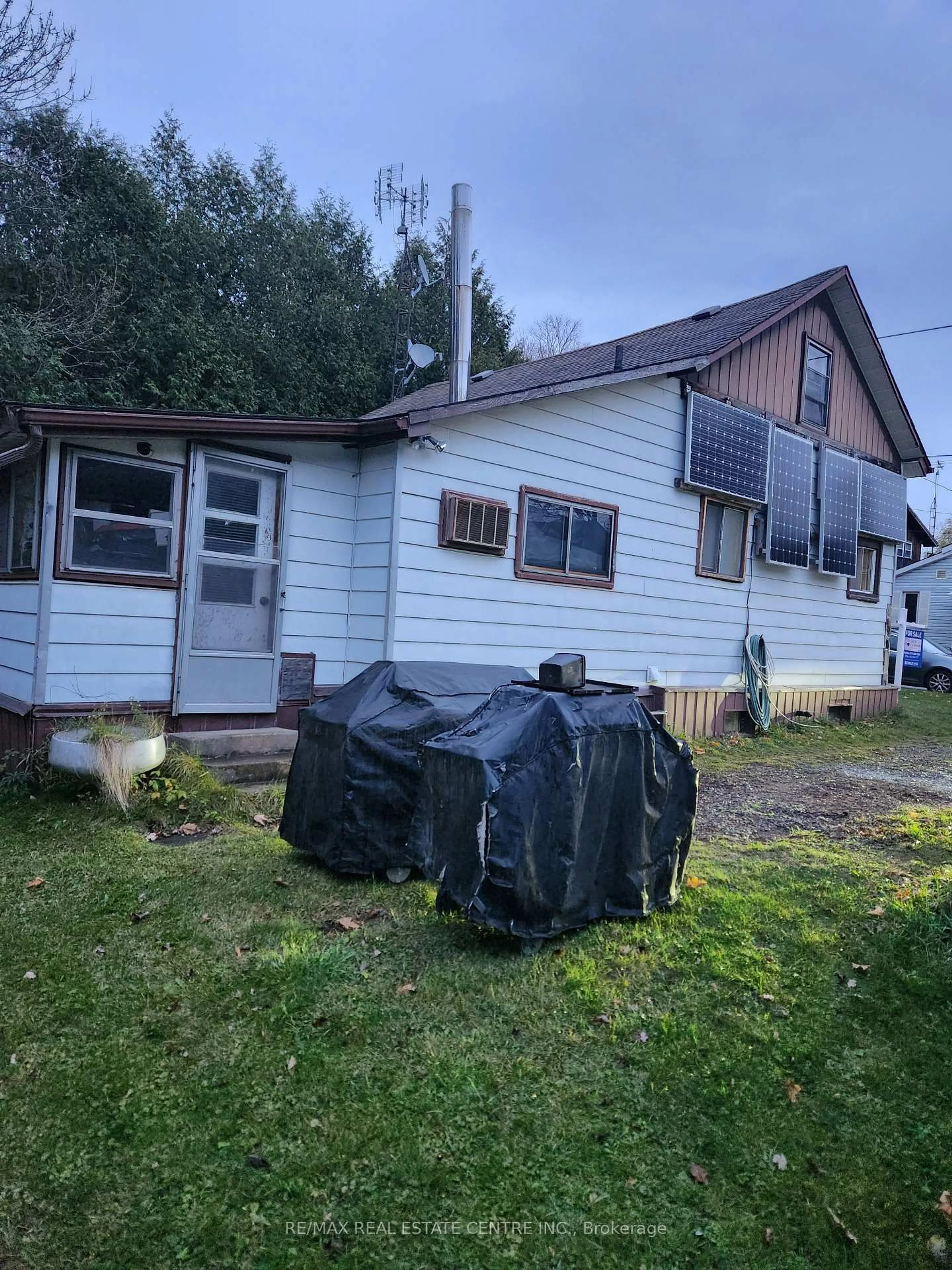 Unknown for 27 Scene St, Halton Hills Ontario L7J 1A1