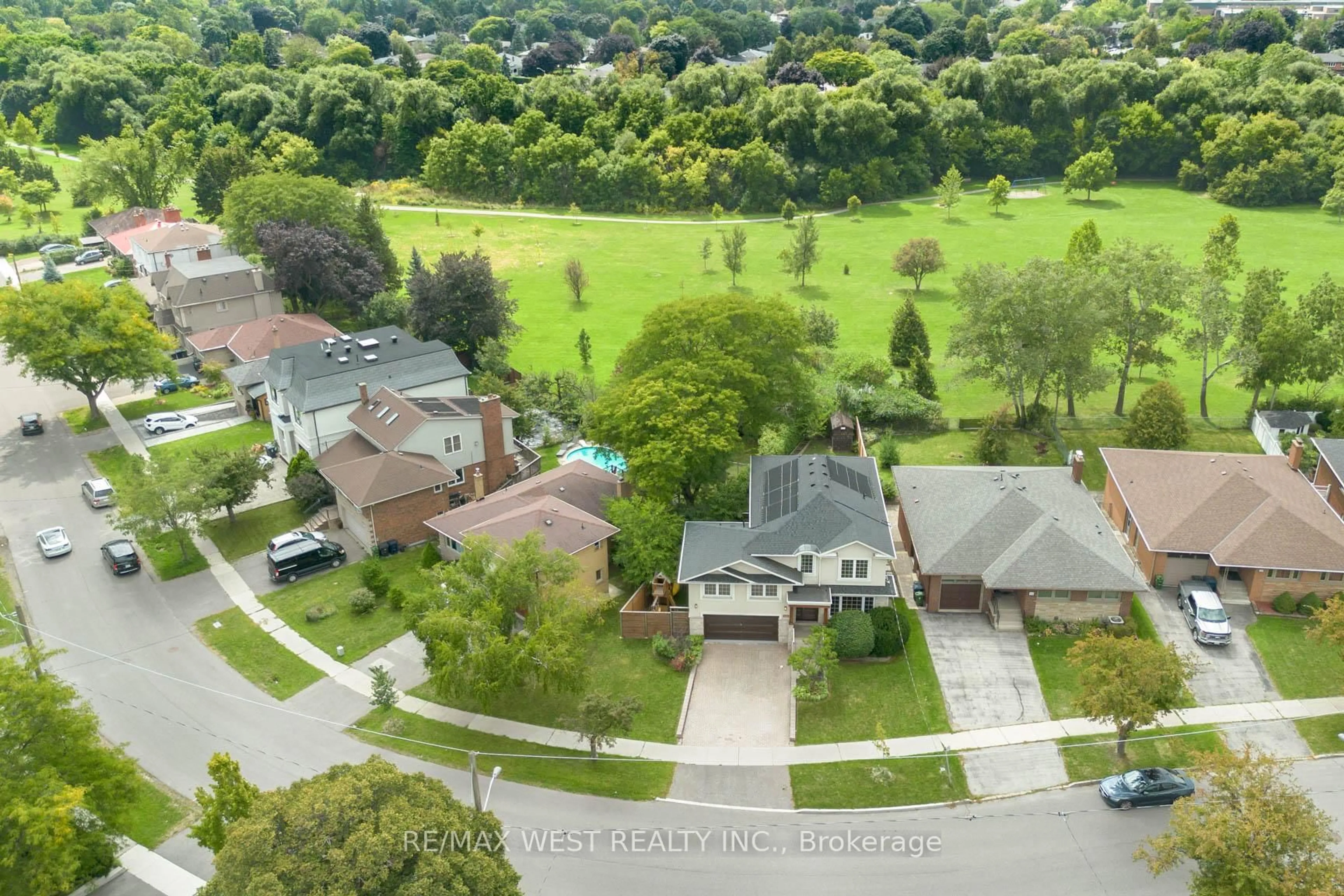 A pic from outside/outdoor area/front of a property/back of a property/a pic from drone, street for 130 Saturn Rd, Toronto Ontario M9C 2S6