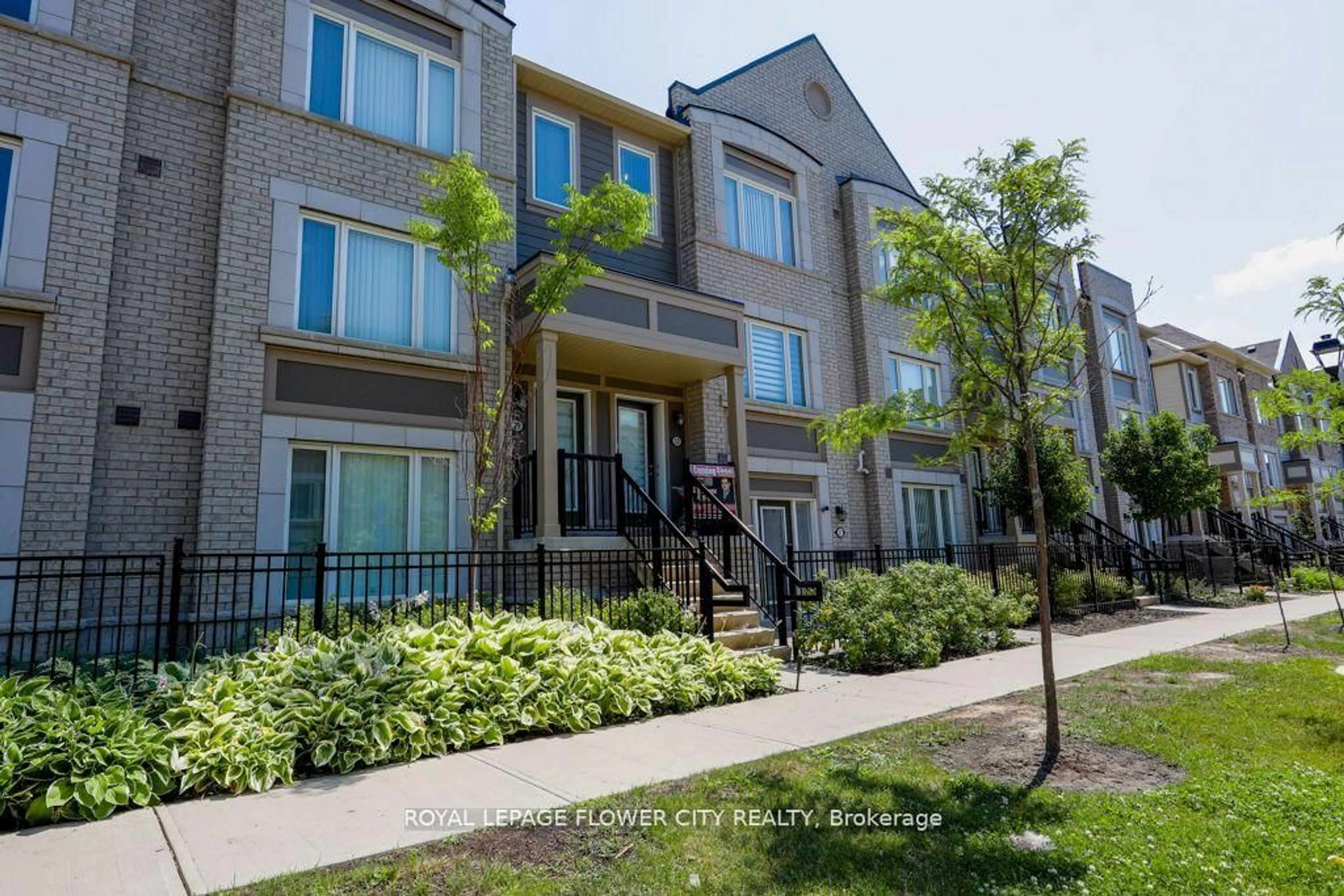 Unknown for 1 Beckenrose Crt #30, Brampton Ontario L6Y 6G2