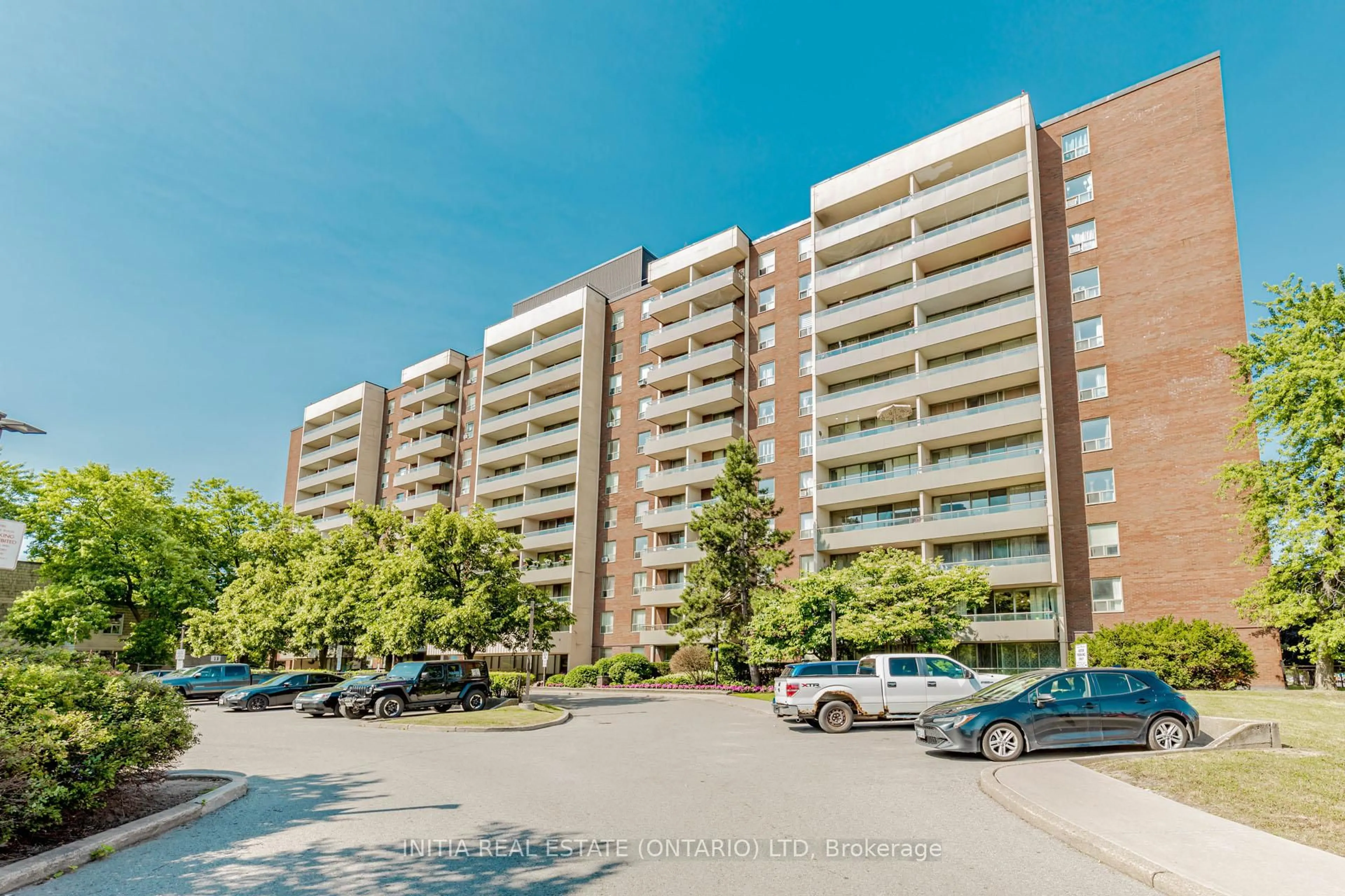 A pic from outside/outdoor area/front of a property/back of a property/a pic from drone, street for 19 Four Winds Dr #807, Toronto Ontario M3J 2S9