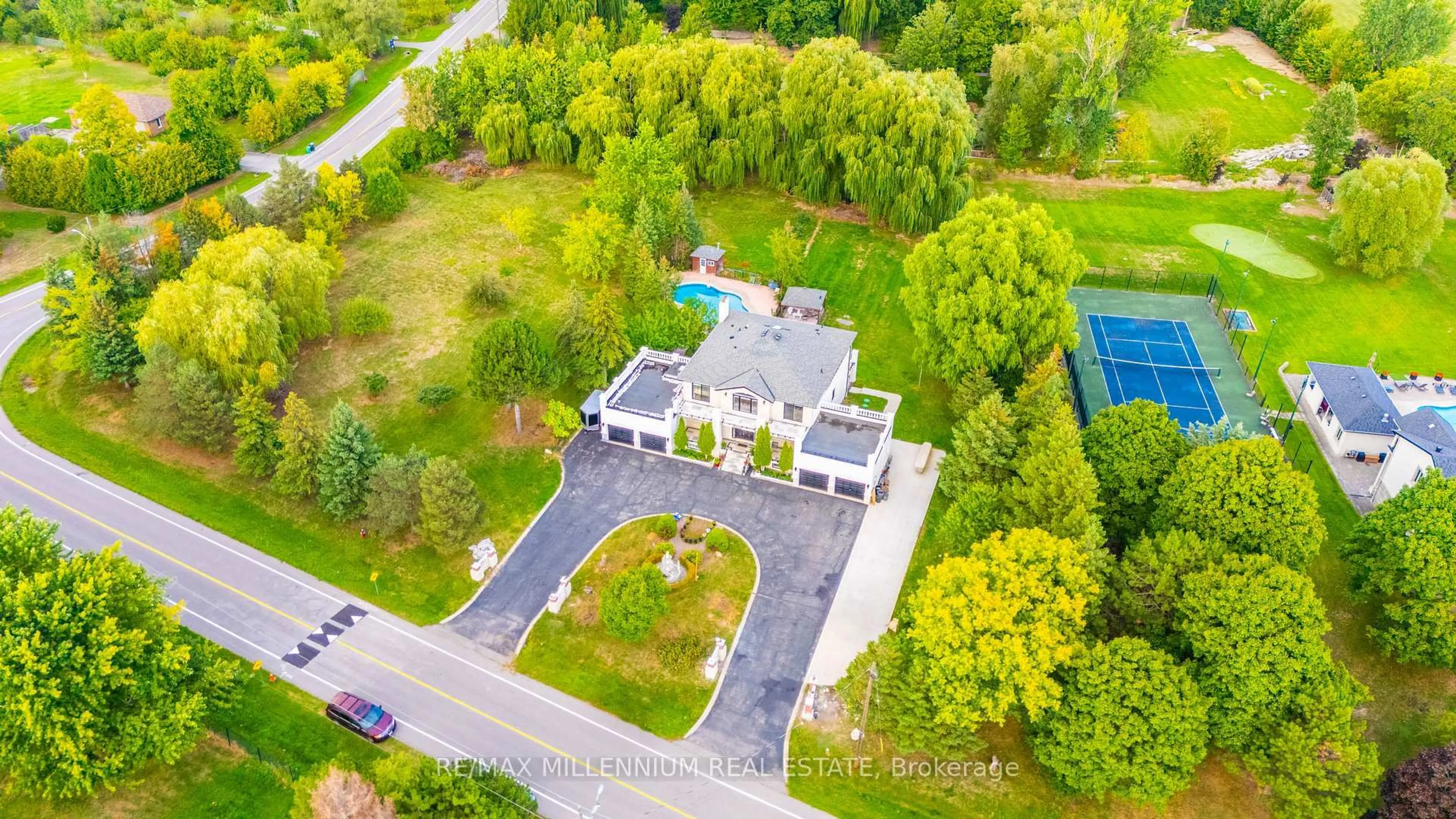 A pic from outside/outdoor area/front of a property/back of a property/a pic from drone, unknown for 15 Julian Dr, Brampton Ontario L6P 0L3