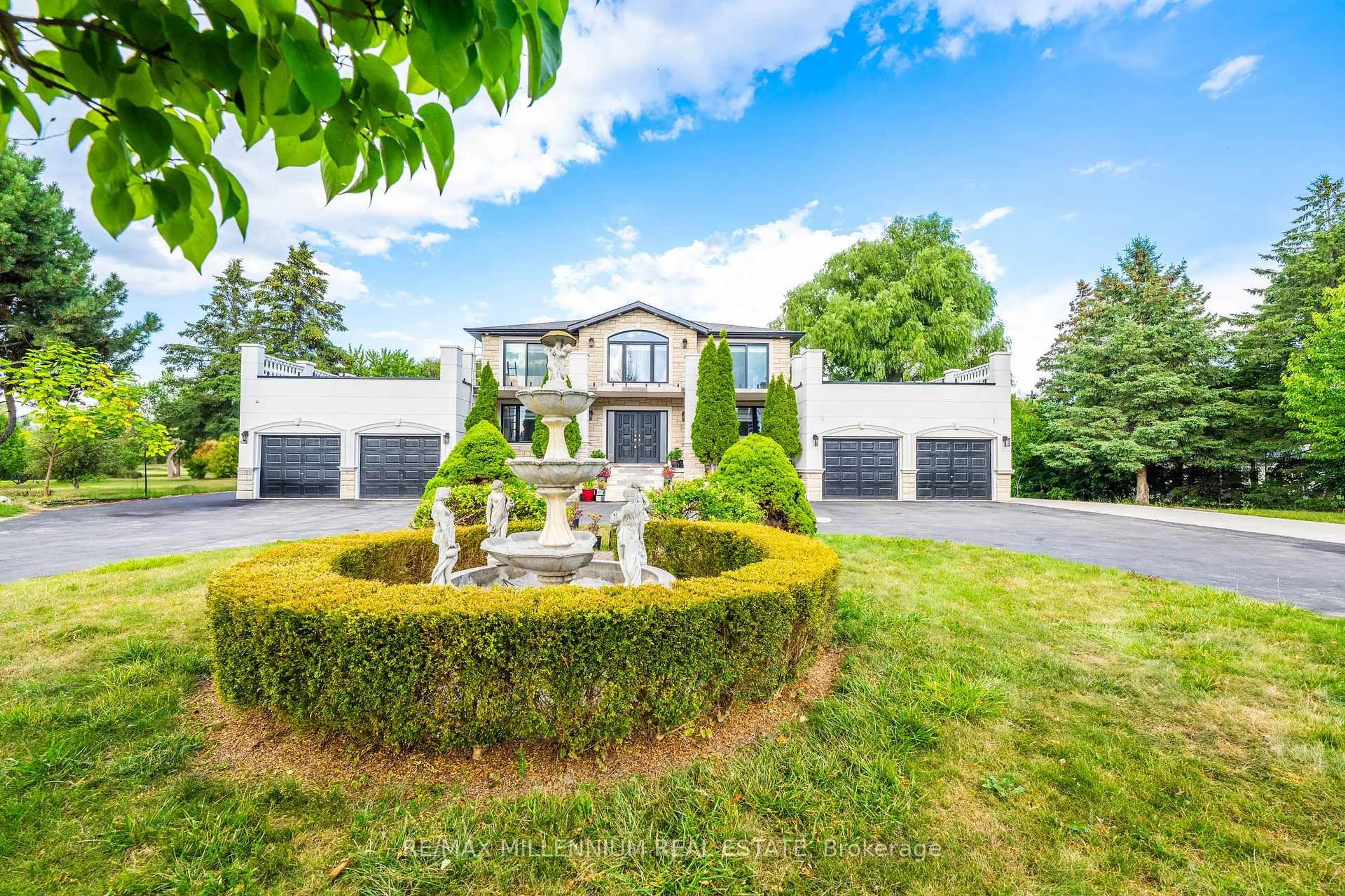 A pic from outside/outdoor area/front of a property/back of a property/a pic from drone, street for 15 Julian Dr, Brampton Ontario L6P 0L3