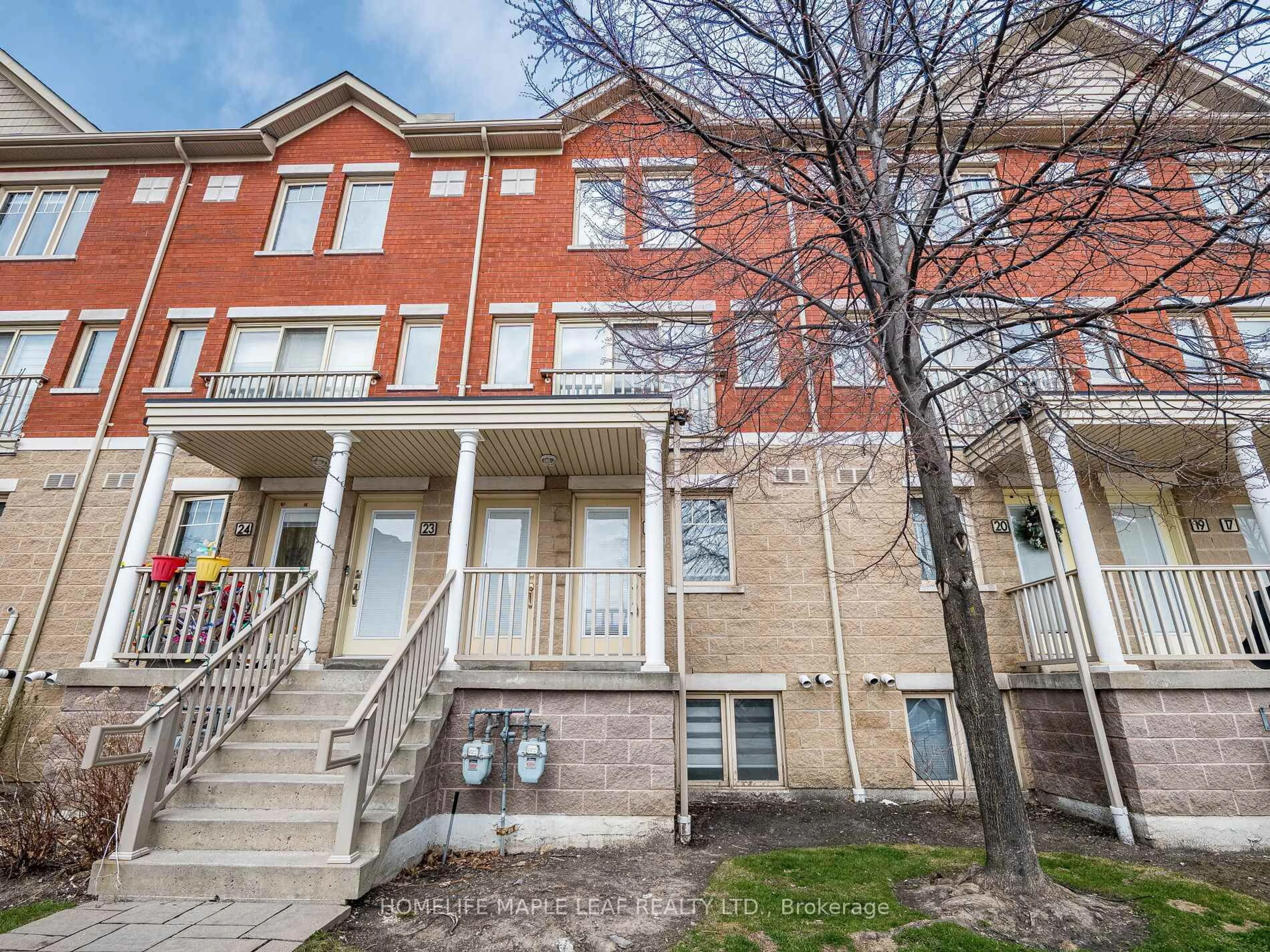 A pic from outside/outdoor area/front of a property/back of a property/a pic from drone, street for 5050 Intrepid Dr #22, Mississauga Ontario L5M 0E5