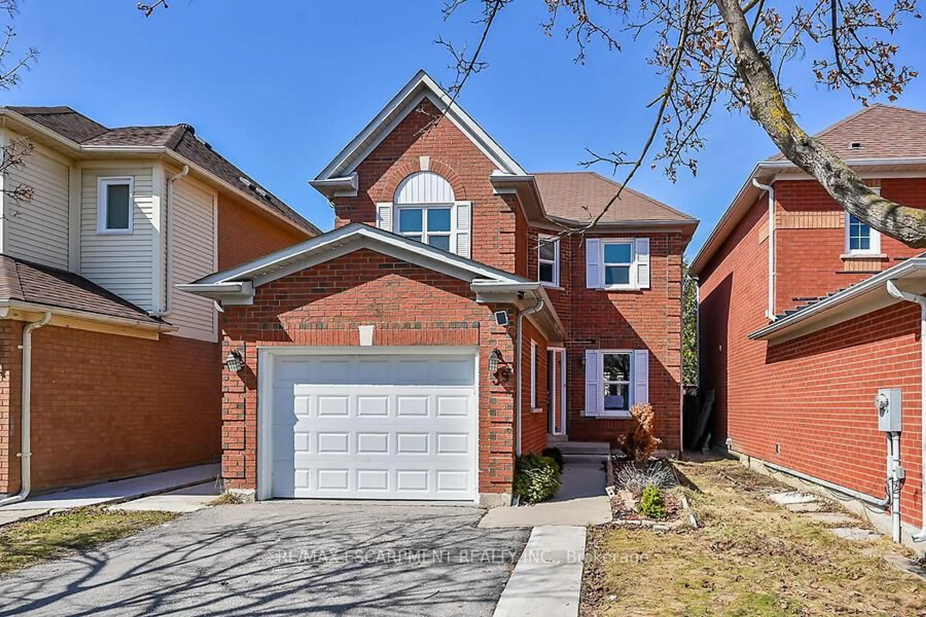 Home with brick exterior material, street for 39 Blue Spruce St, Brampton Ontario L6R 1C4