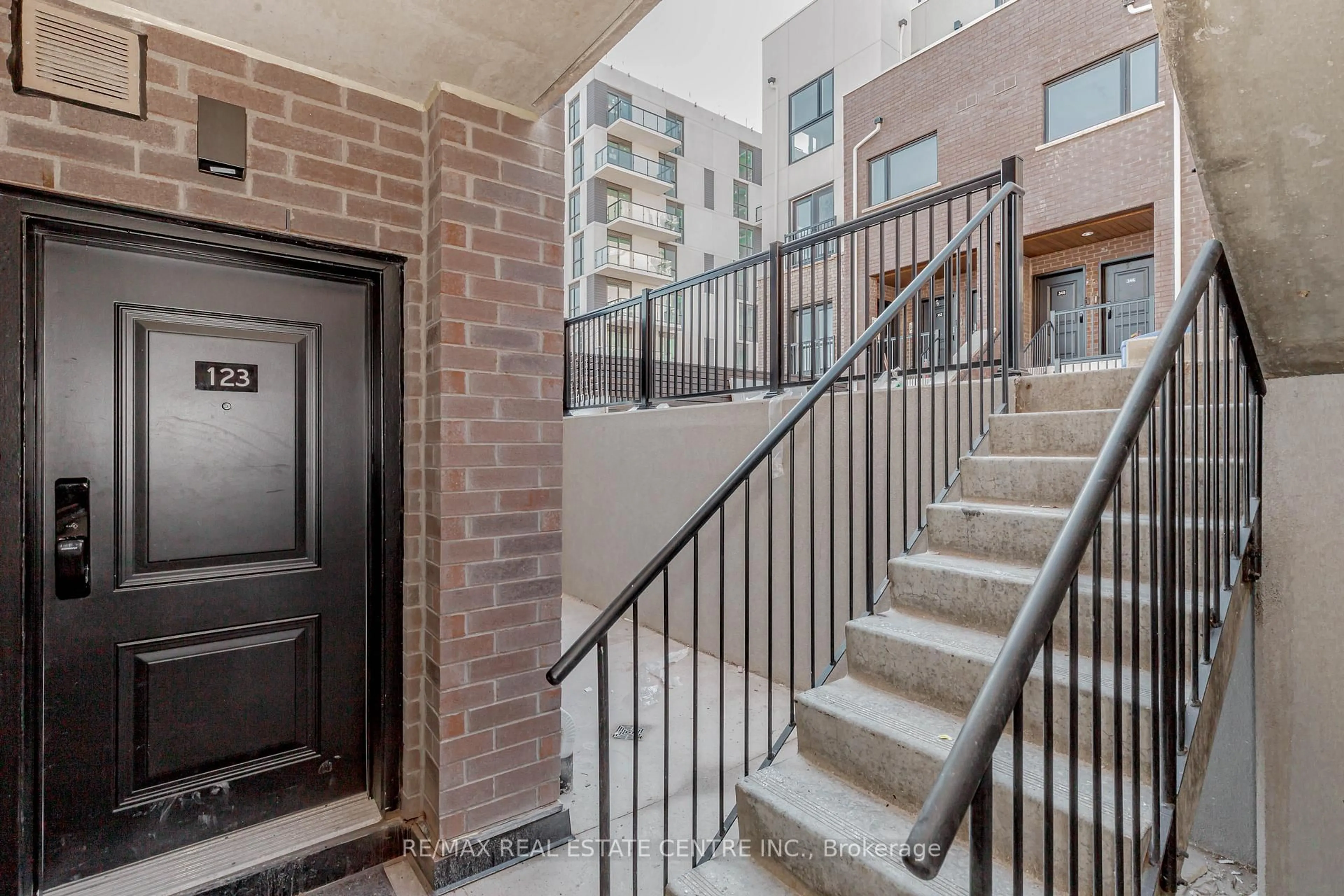 Unknown for 349 Wheat Boom Dr #123, Oakville Ontario L6H 7X4