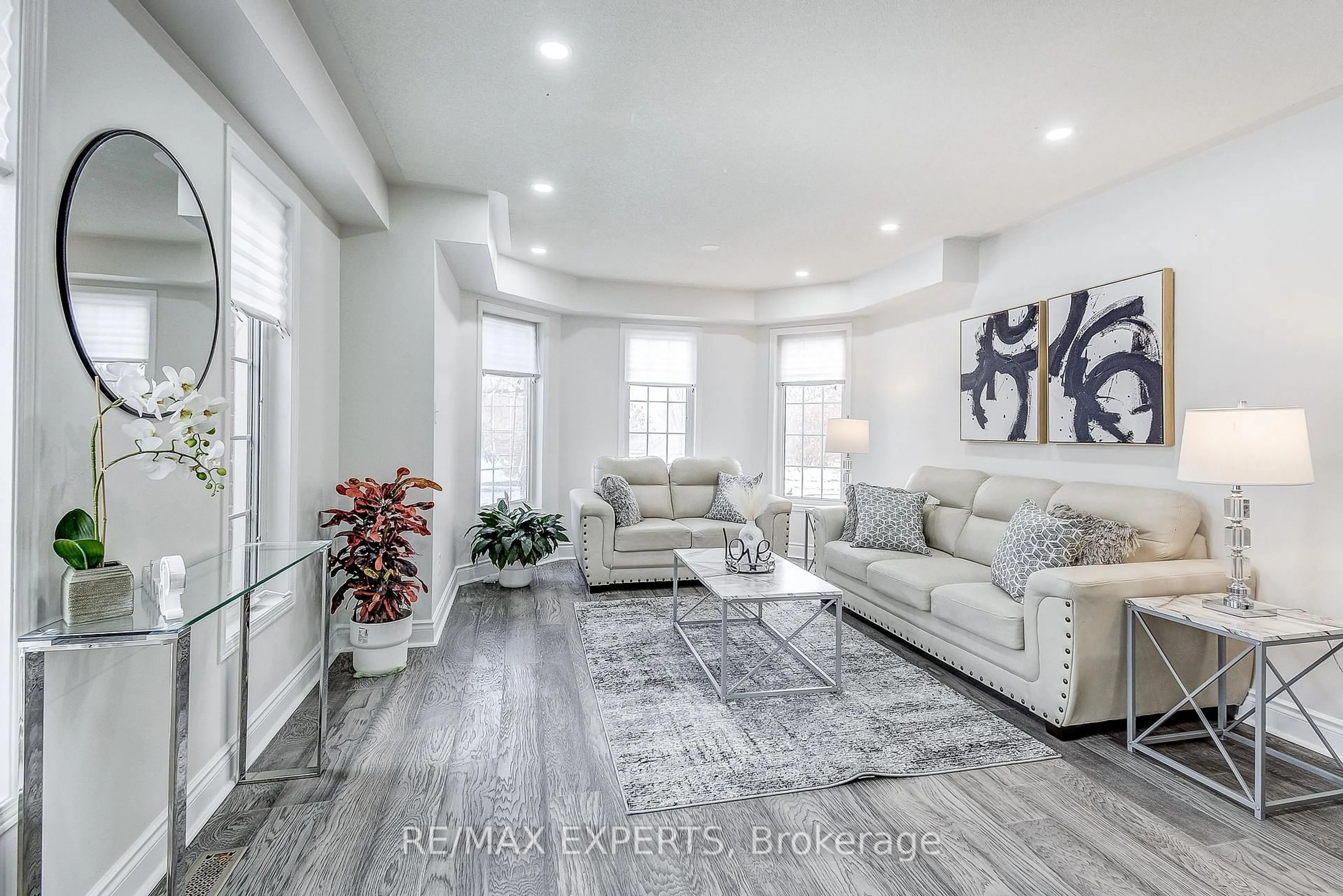 Living room with furniture, unknown for 127 Worthington Ave, Brampton Ontario L7A 3H3