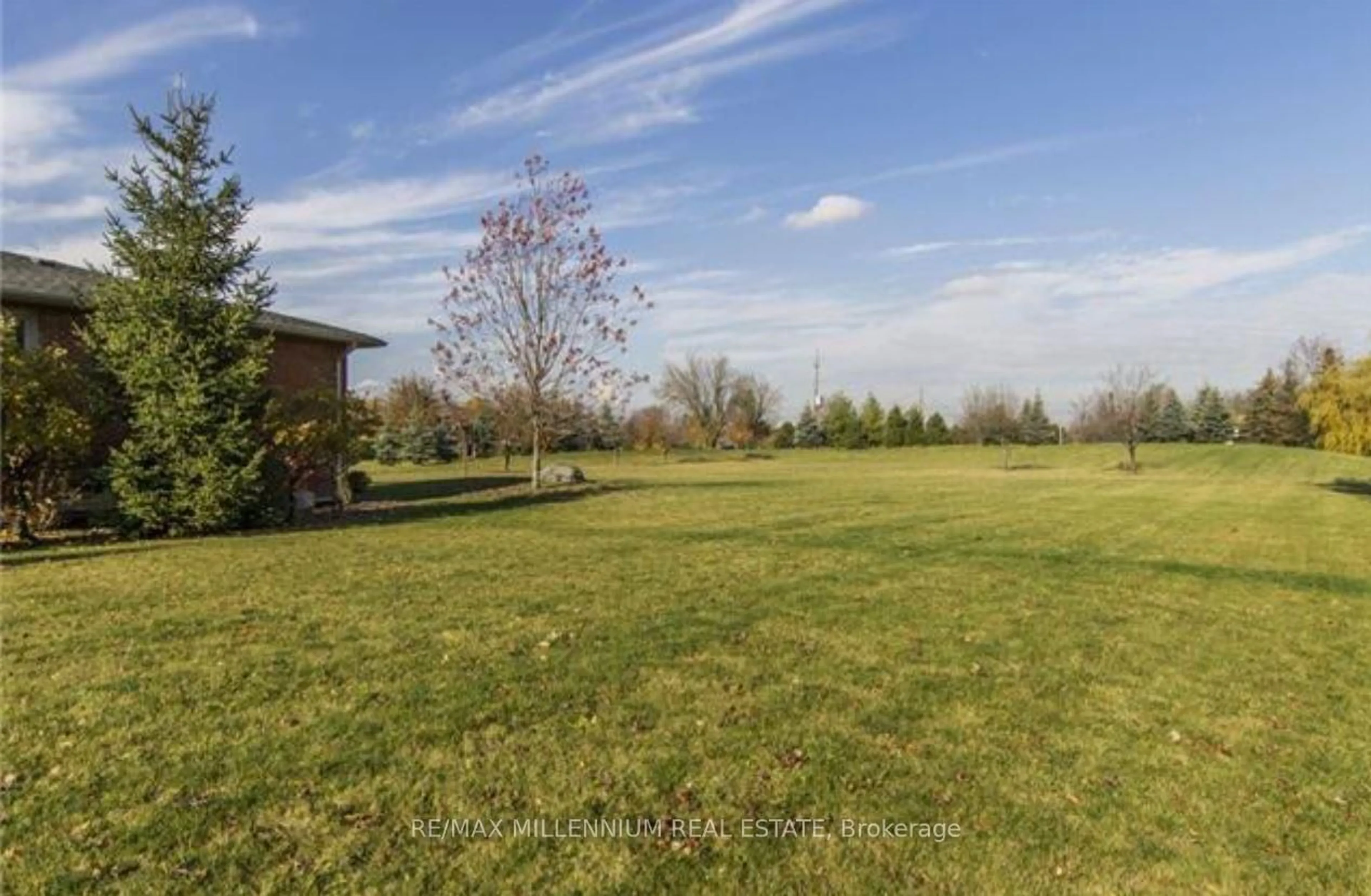 A pic from outside/outdoor area/front of a property/back of a property/a pic from drone, water/lake/river/ocean view for 32 Michelangelo Blvd, Brampton Ontario L6P 0H3