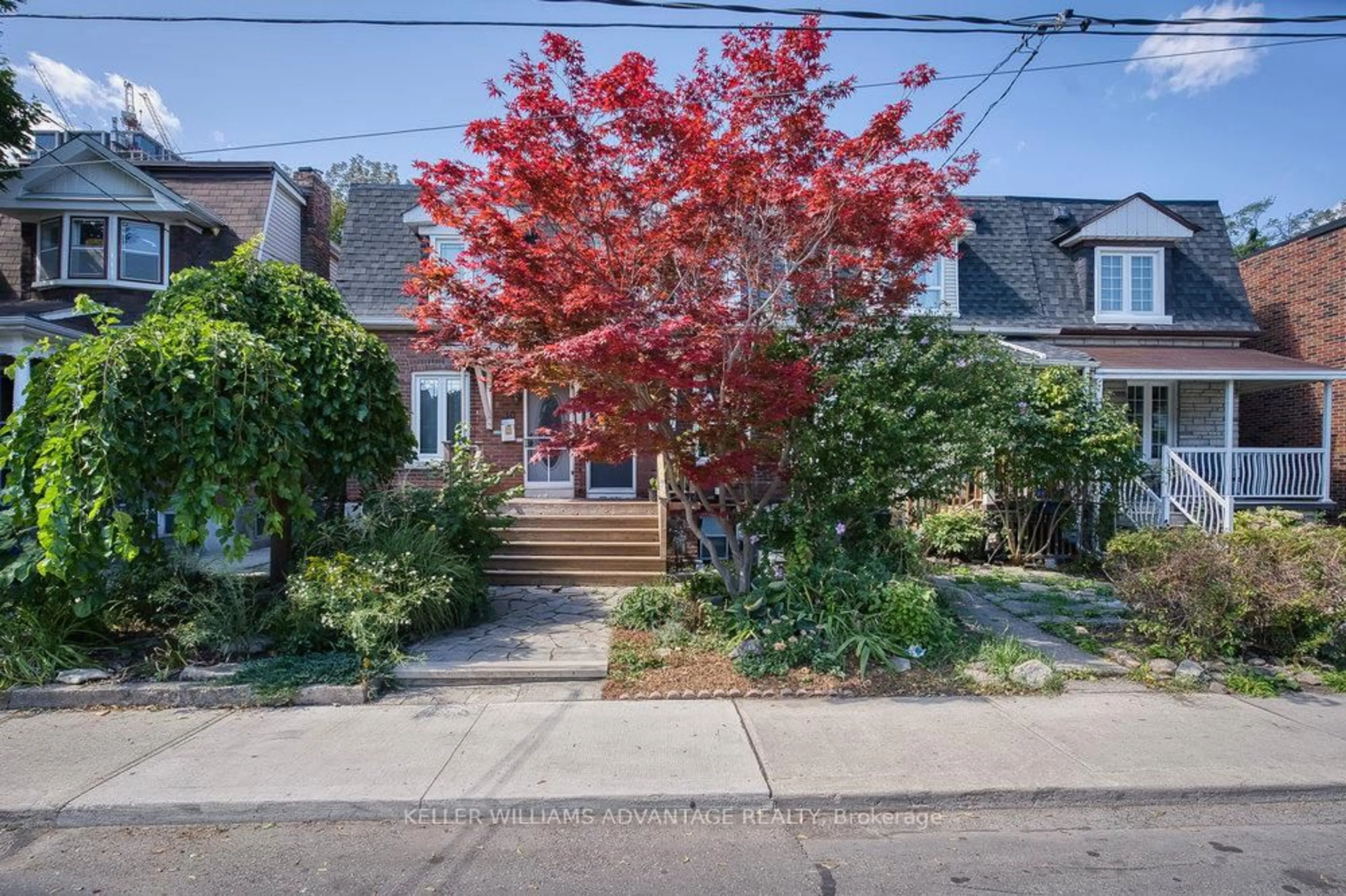 Patio, street for 32 Bartlett Ave, Toronto Ontario M6H 3E6