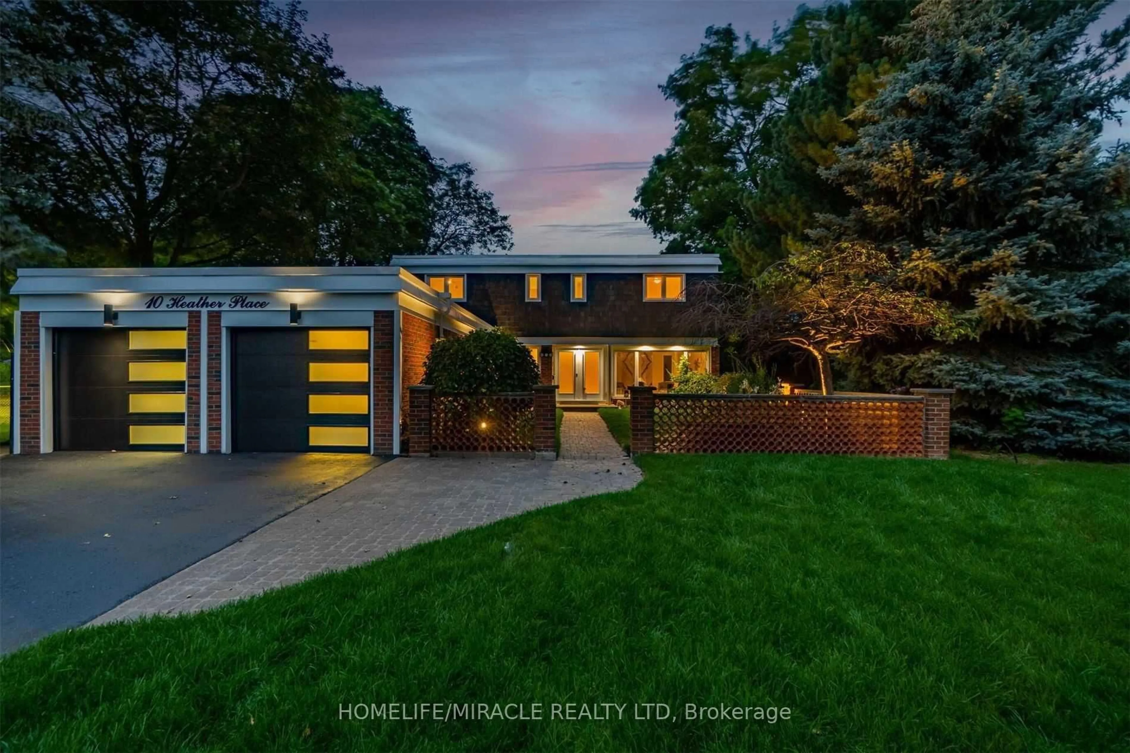 Home with brick exterior material, street for 10 Heather Pl, Brampton Ontario L6S 1E8