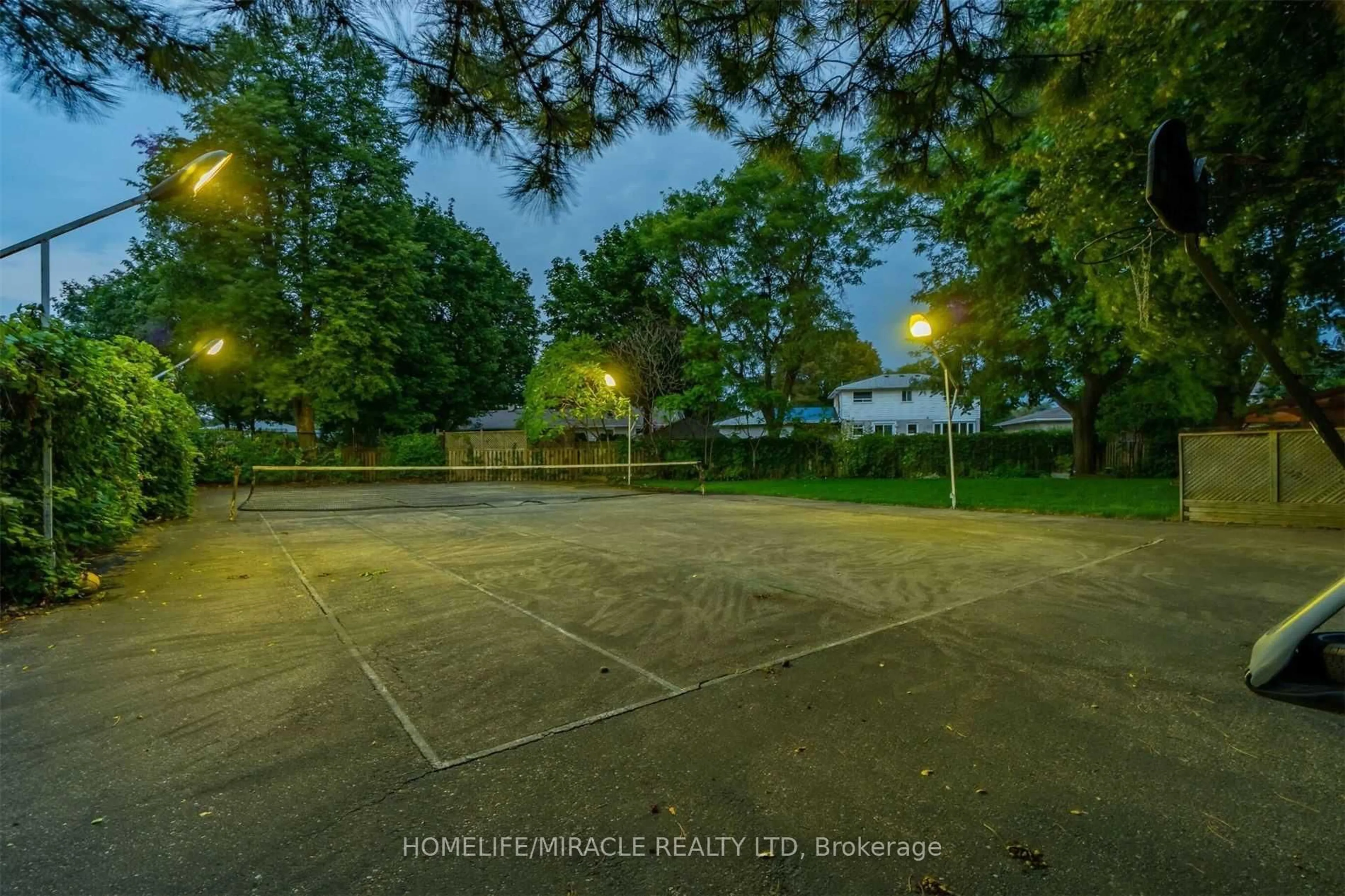 Unknown for 10 Heather Pl, Brampton Ontario L6S 1E8