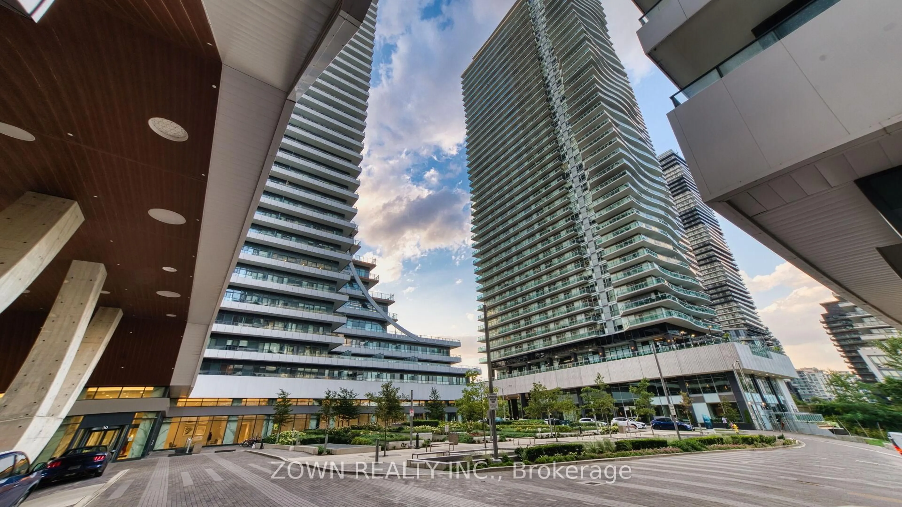Indoor foyer for 33 Shore Breeze Dr #1206, Toronto Ontario M8V 1A1