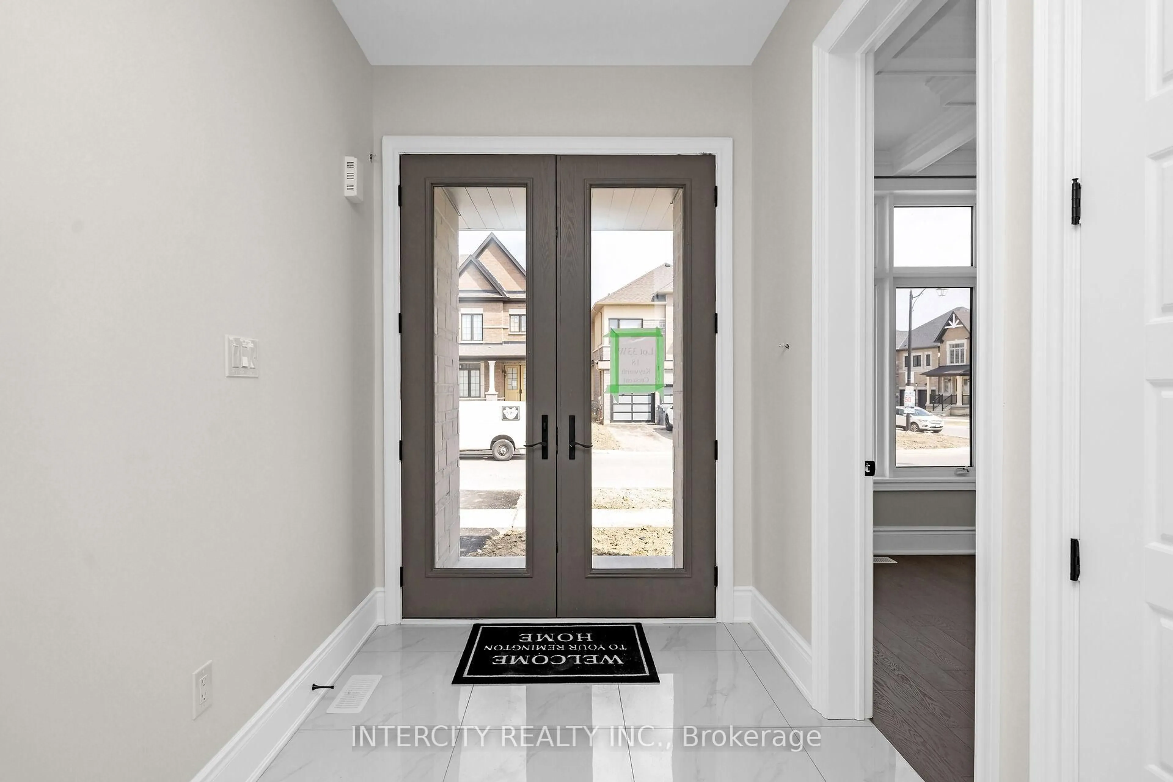 Indoor entryway for 18 Keyworth Cres, Brampton Ontario L6R 4E9