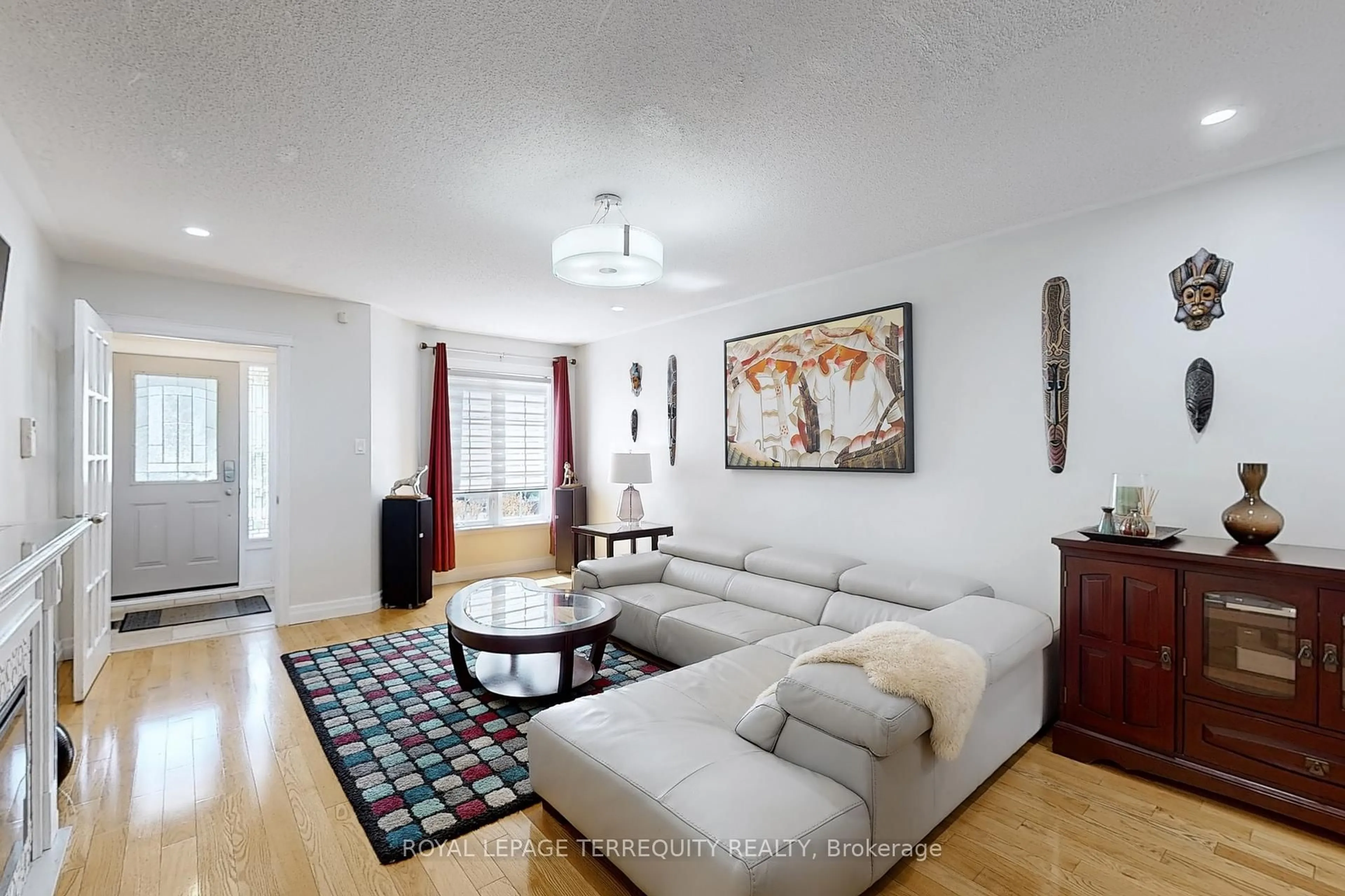 Living room with furniture, unknown for 9 Irene Cres, Brampton Ontario L7A 2V3