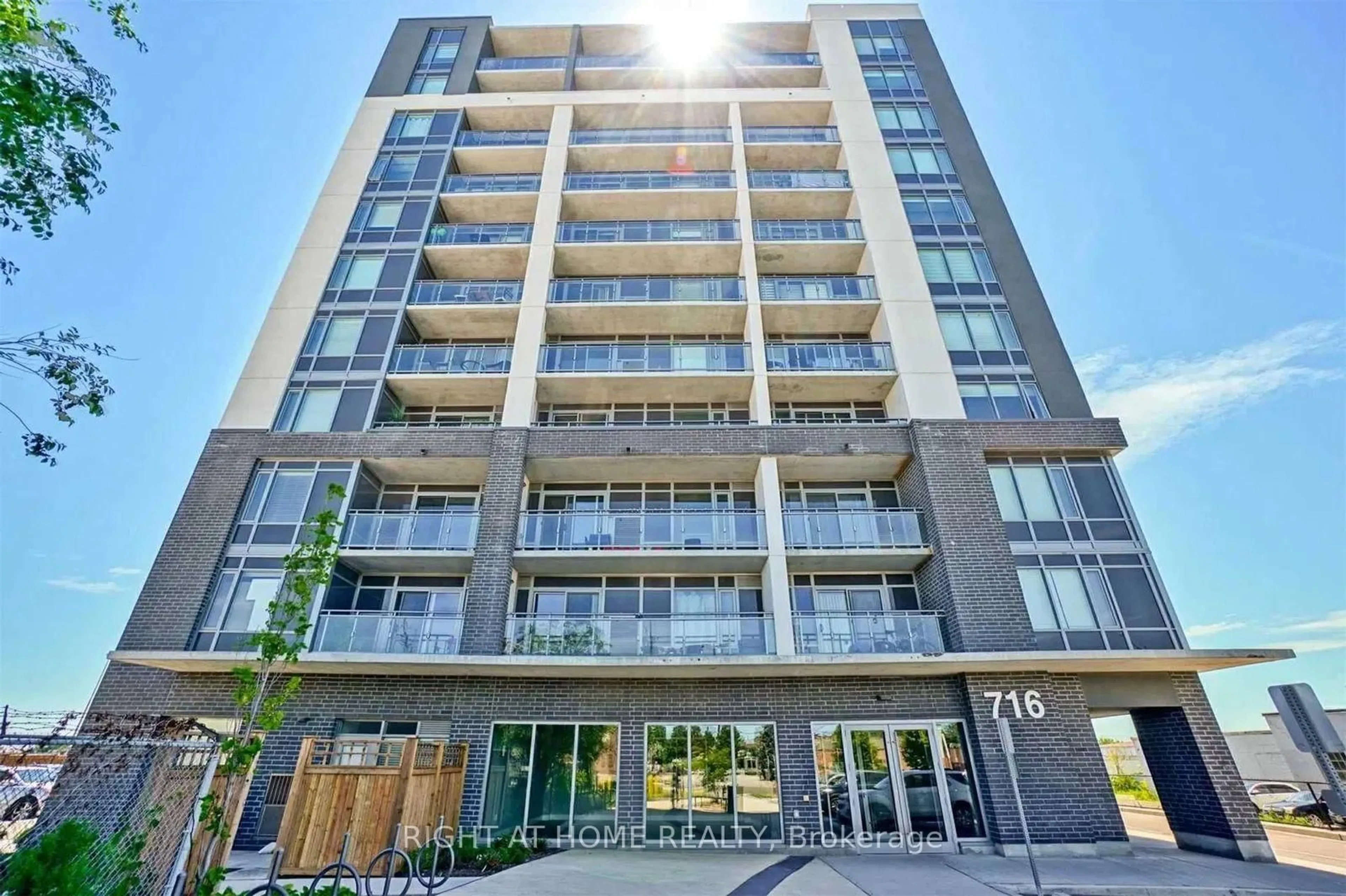 Unknown for 716 Main St #101, Milton Ontario L9T 3P6
