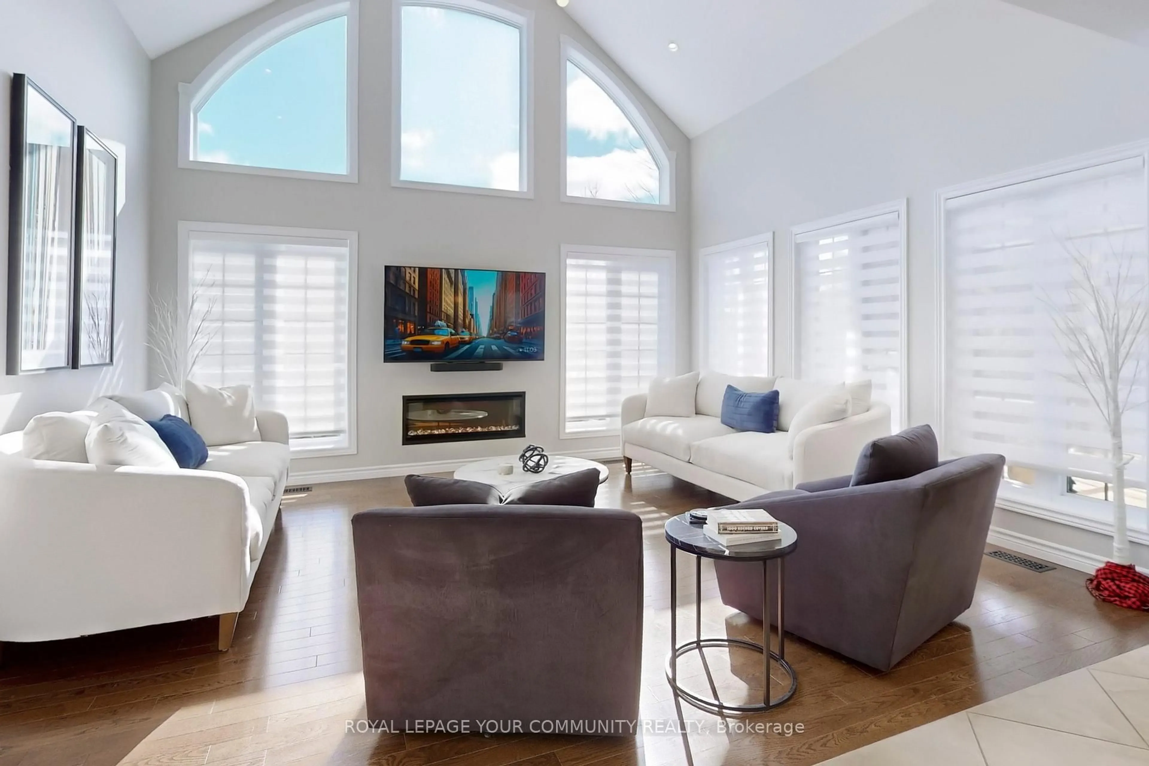 Living room with furniture, unknown for 10 Reddington Dr #6, Caledon Ontario L7E 4C3