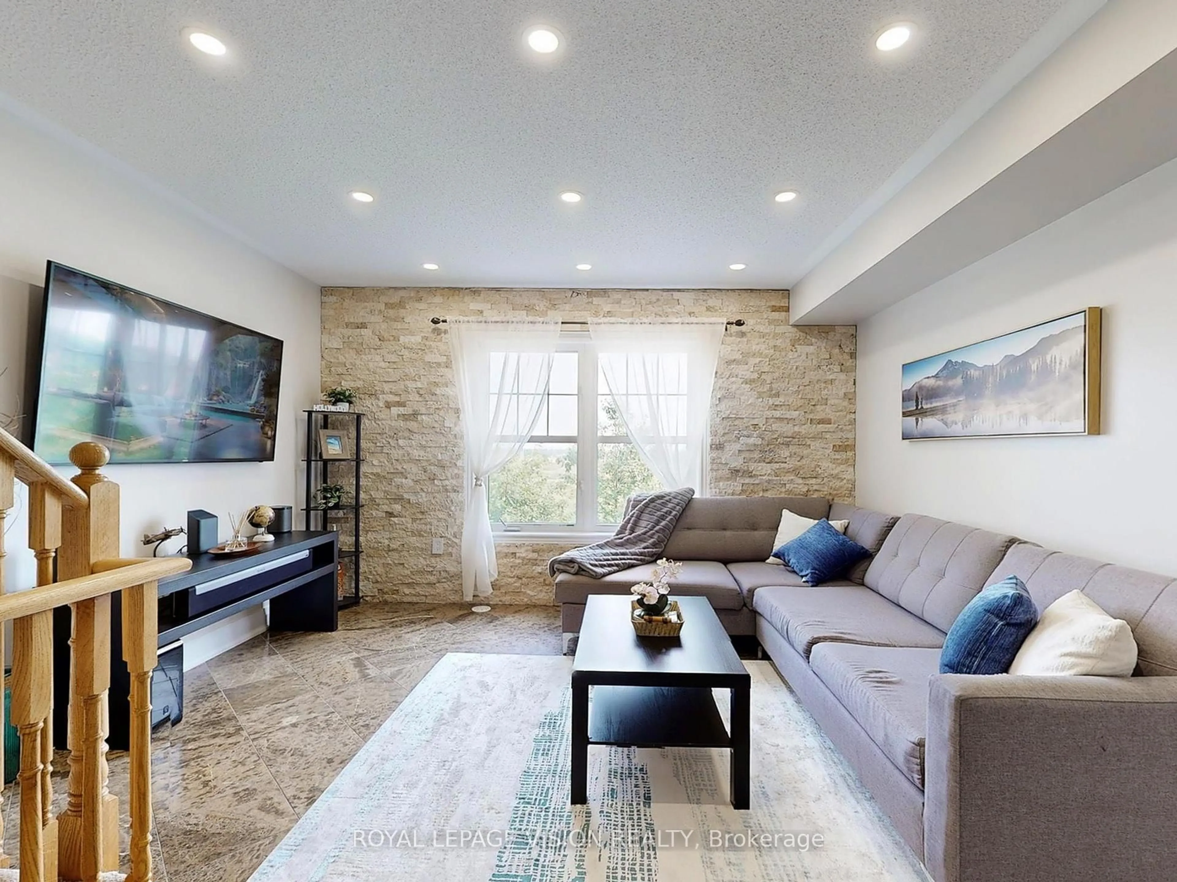 Living room with furniture, unknown for 28 Soldier St #62, Brampton Ontario L7A 4B6