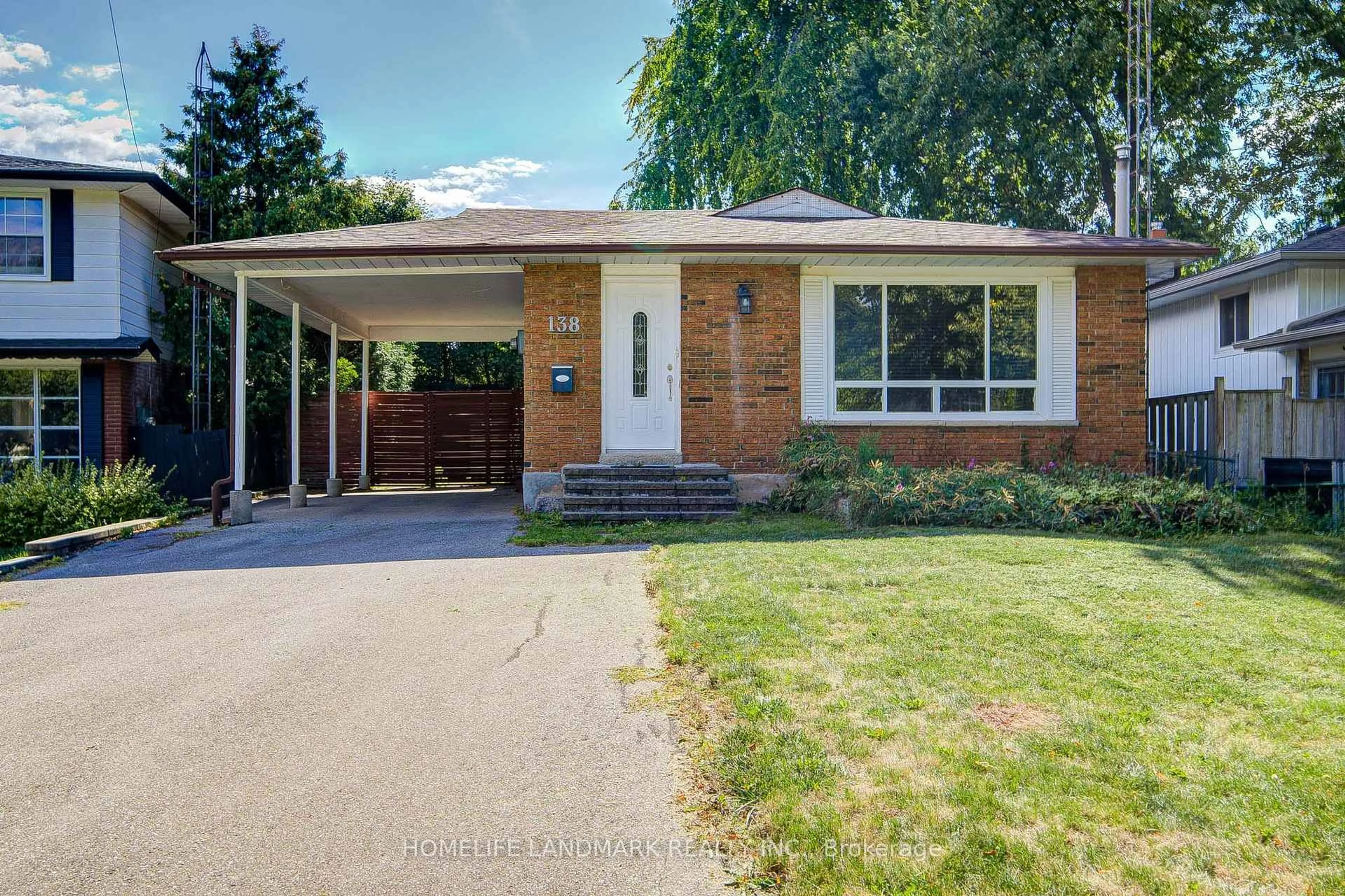Home with brick exterior material, street for 138 Osborne Cres, Oakville Ontario L6H 1G1