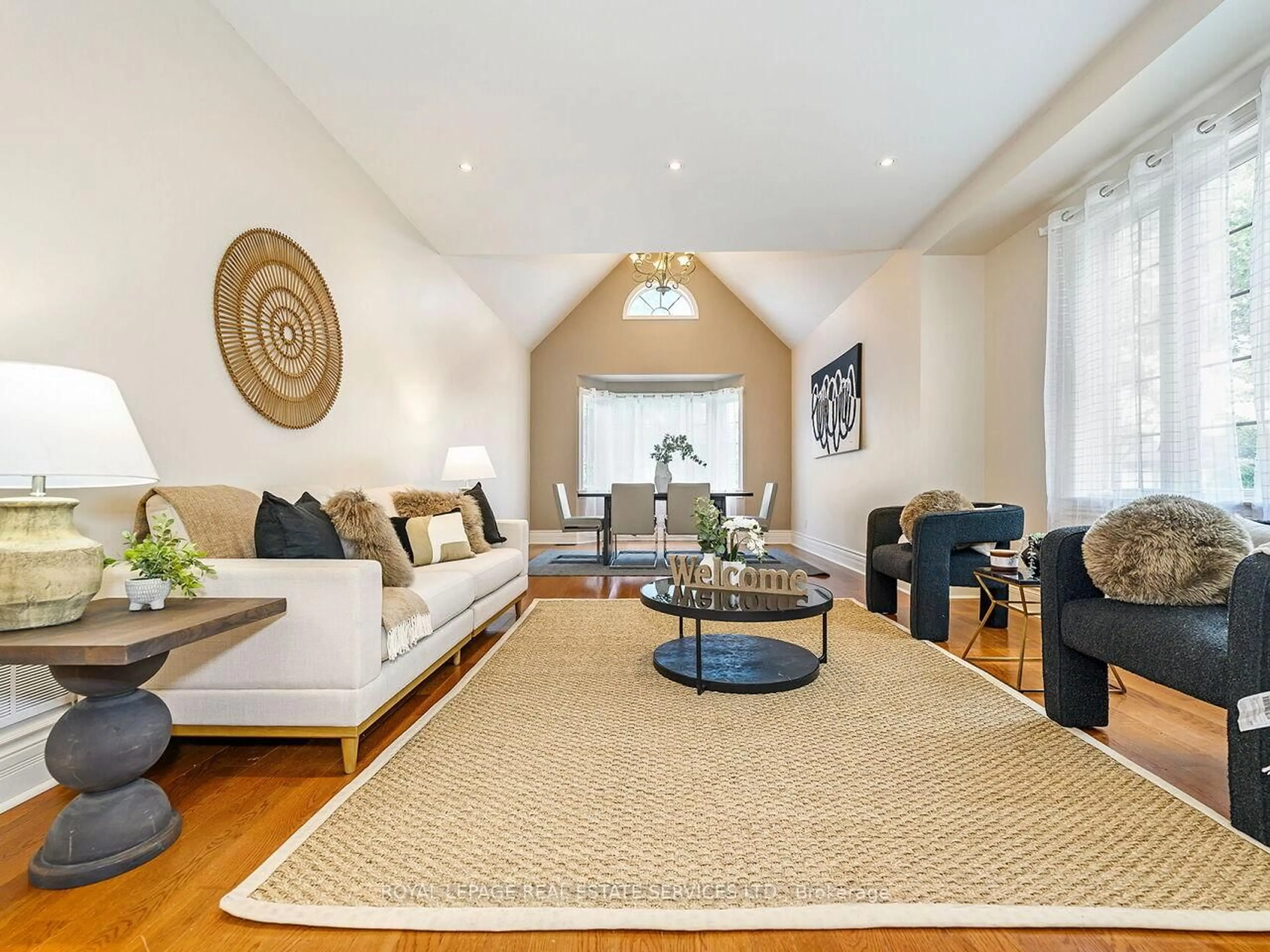 Living room with furniture, unknown for 37 Maydolph Rd, Toronto Ontario M9B 1V9