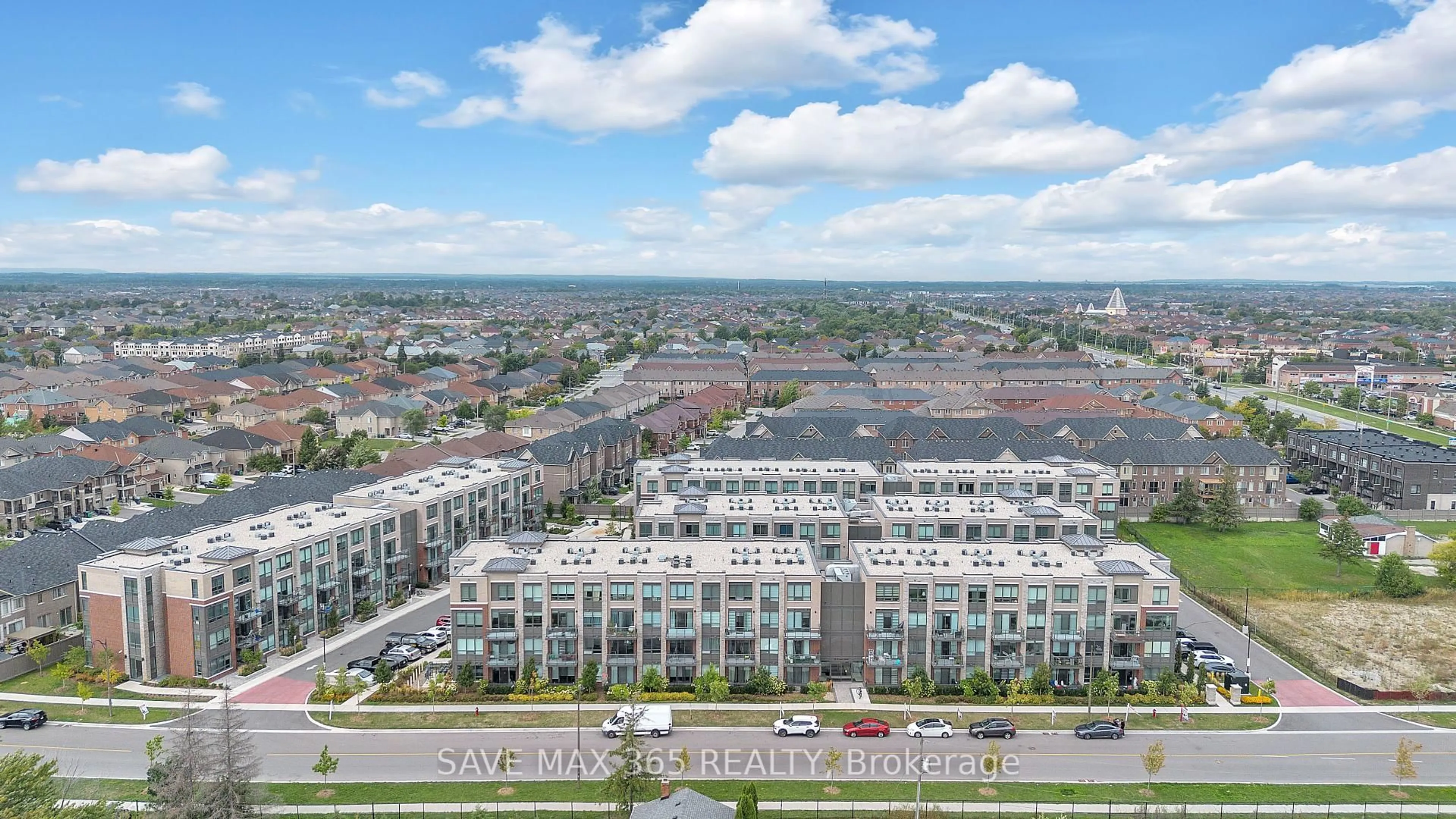 A pic from outside/outdoor area/front of a property/back of a property/a pic from drone, city buildings view from balcony for 95 Attmar Dr #121, Brampton Ontario L6P 0Y6